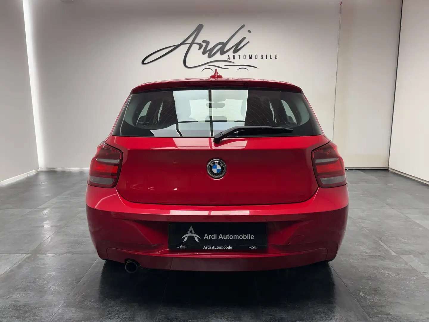 BMW 114 i *CAPTEUR AV+AR*AIRCO*1ER PROPRIETAIRE*GARANTIE*