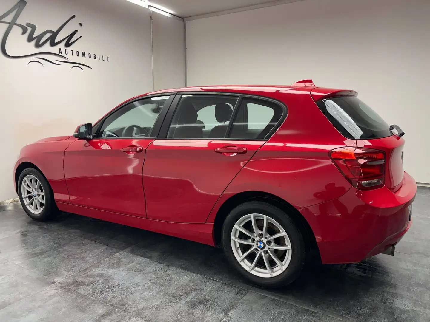 BMW 114 i *CAPTEUR AV+AR*AIRCO*1ER PROPRIETAIRE*GARANTIE*
