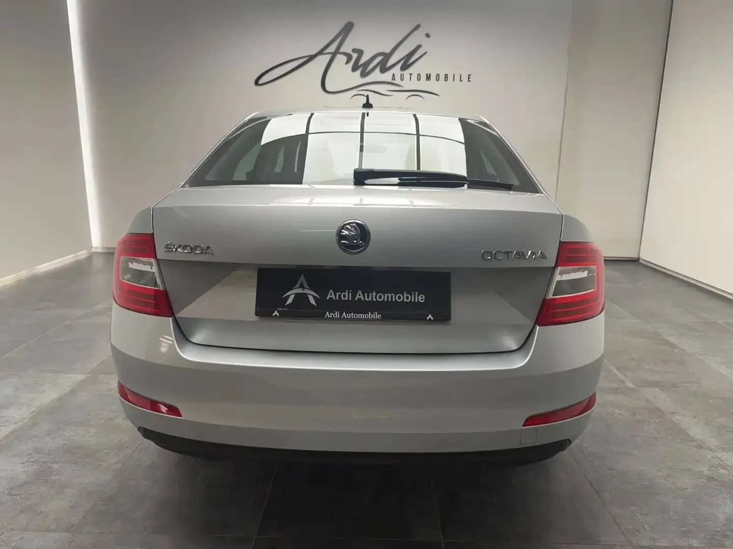 Skoda Octavia 1.2 TSI *CAPTEUR AR*AIRCO*1ER PROPRIO*GARANTIE*