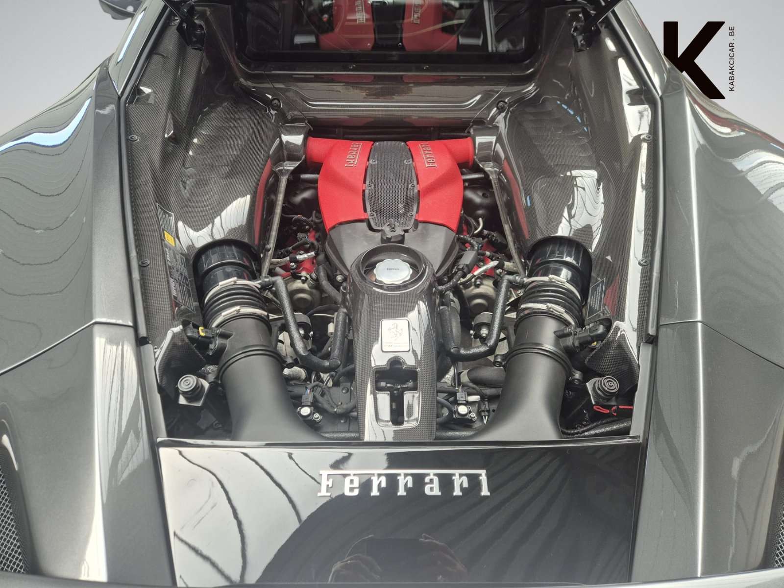 Ferrari F8 Tributo 3.9 V8 BiTurbo F1 / CARBON / GARANTIE 12 MOIS / CARNET COMPLET / ETAT NEUVE /
