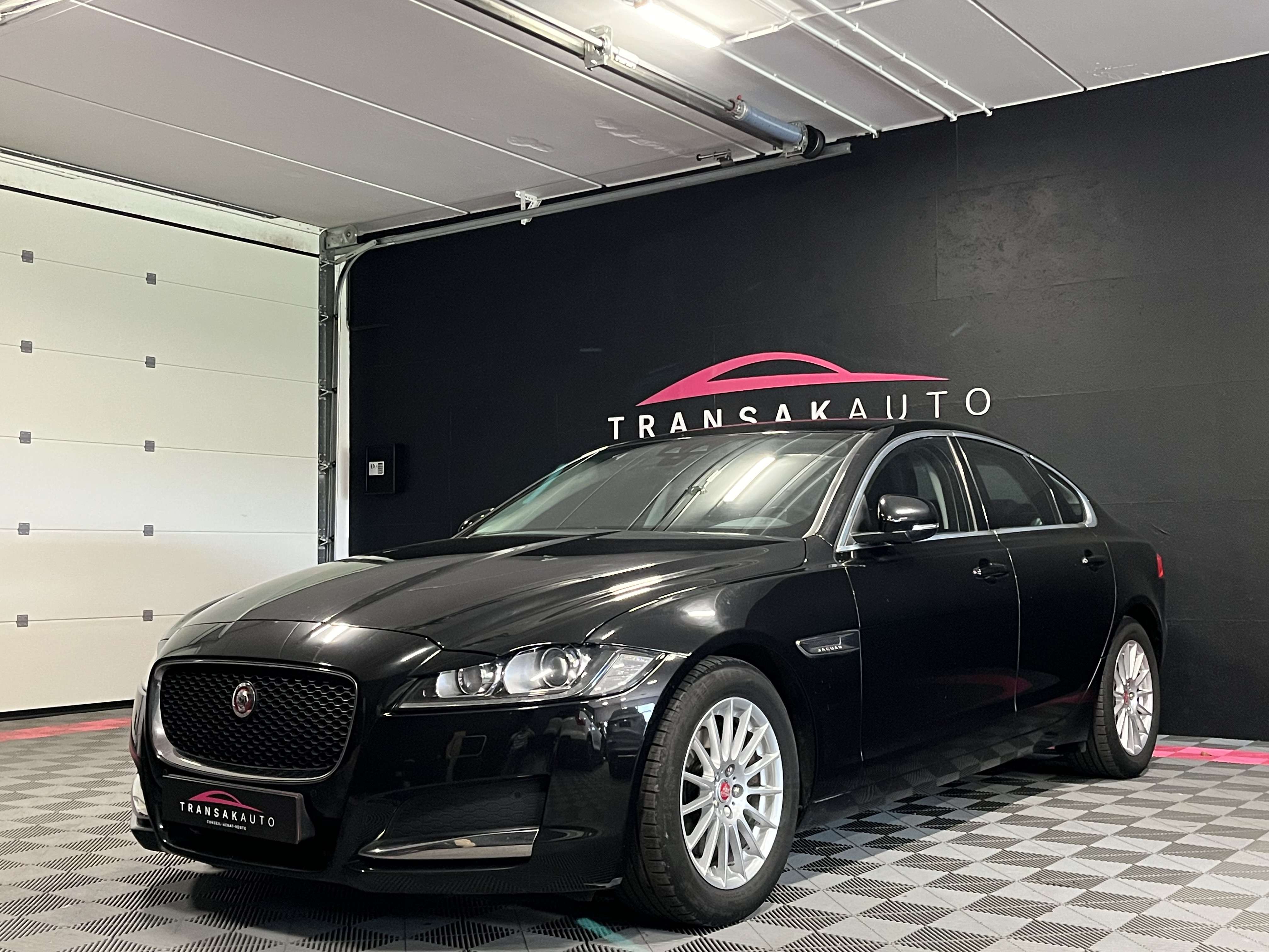 Jaguar XF 2.0 D E-Performance Business Ed. R-Sport.— Cuir — Sièges électriques — Caméra — GPS