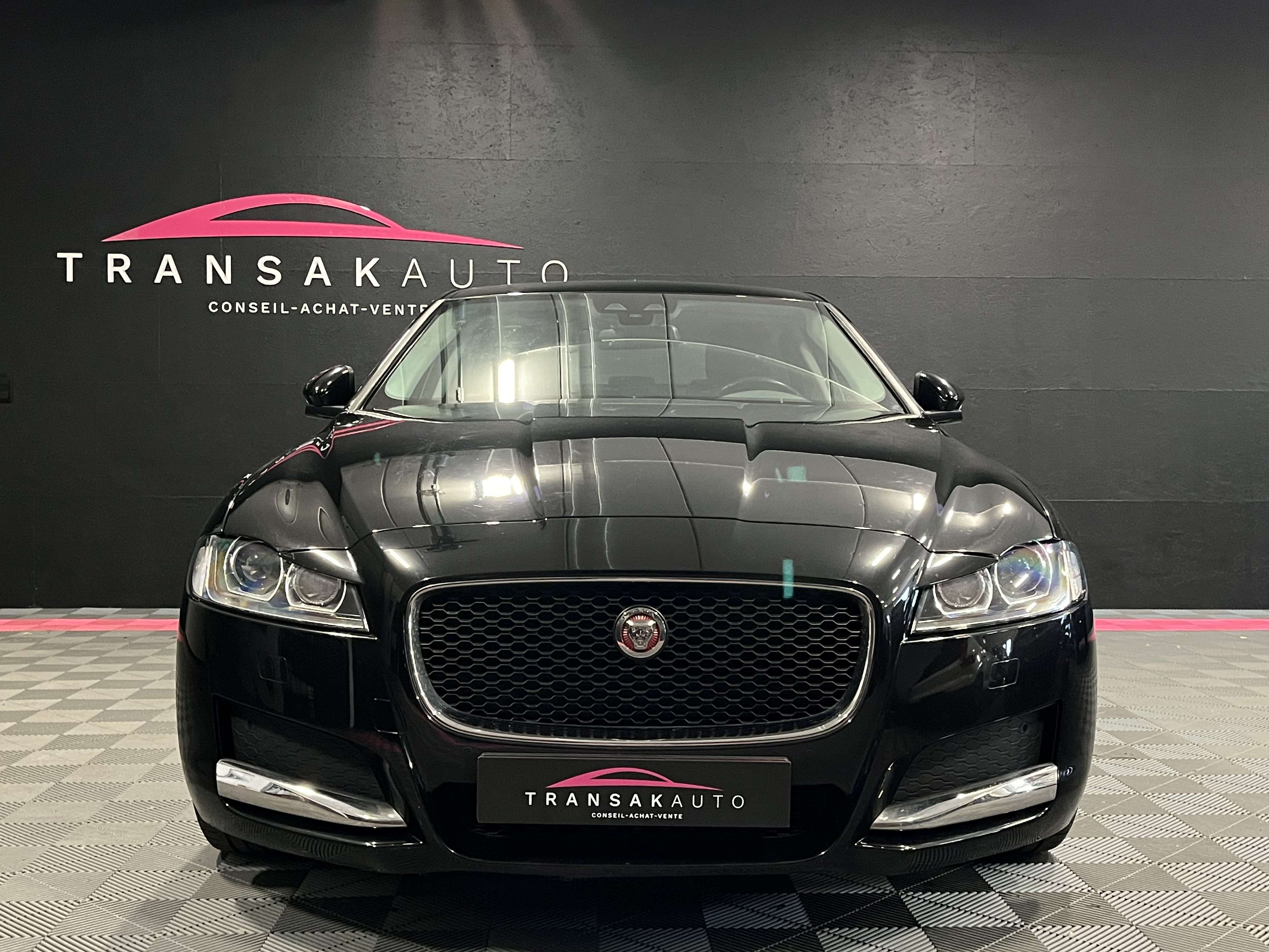 Jaguar XF 2.0 D E-Performance Business Ed. R-Sport.— Cuir — Sièges électriques — Caméra — GPS