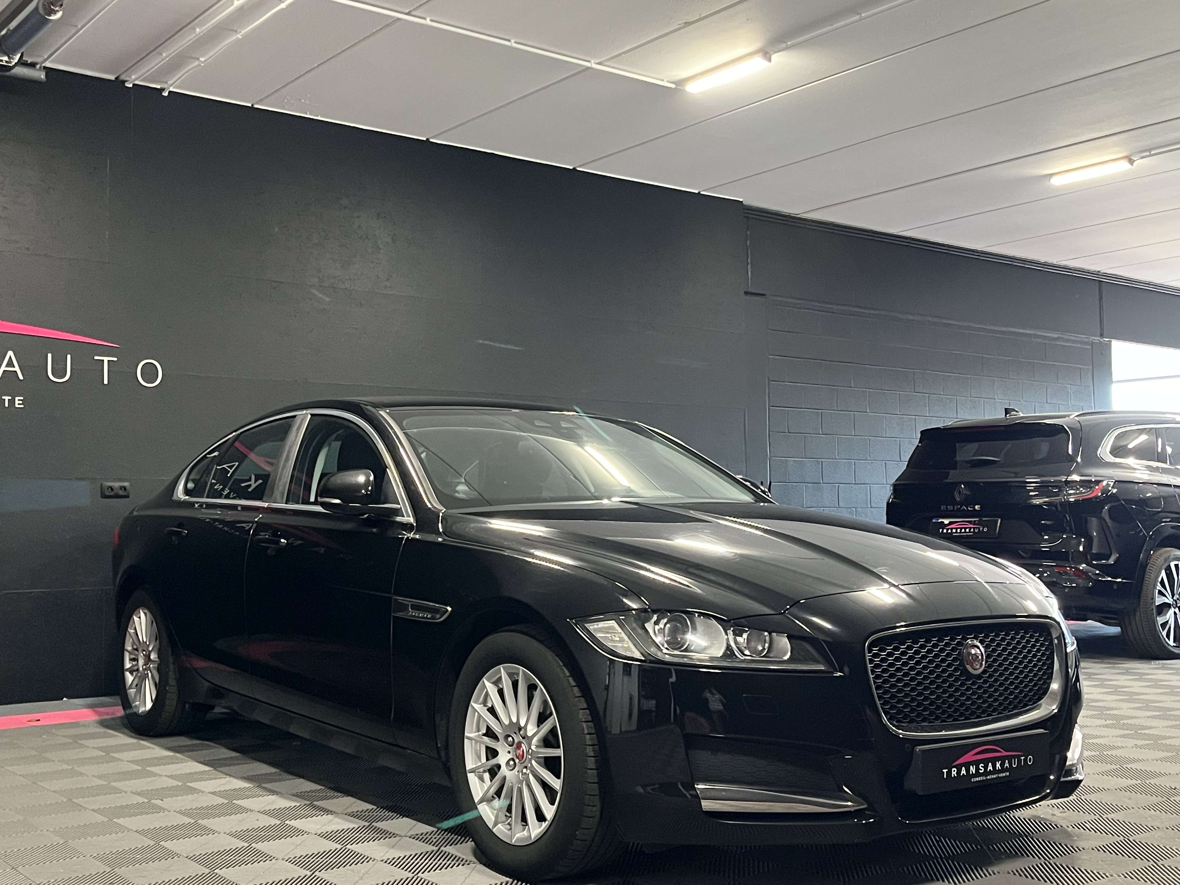 Jaguar XF 2.0 D E-Performance Business Ed. R-Sport.— Cuir — Sièges électriques — Caméra — GPS