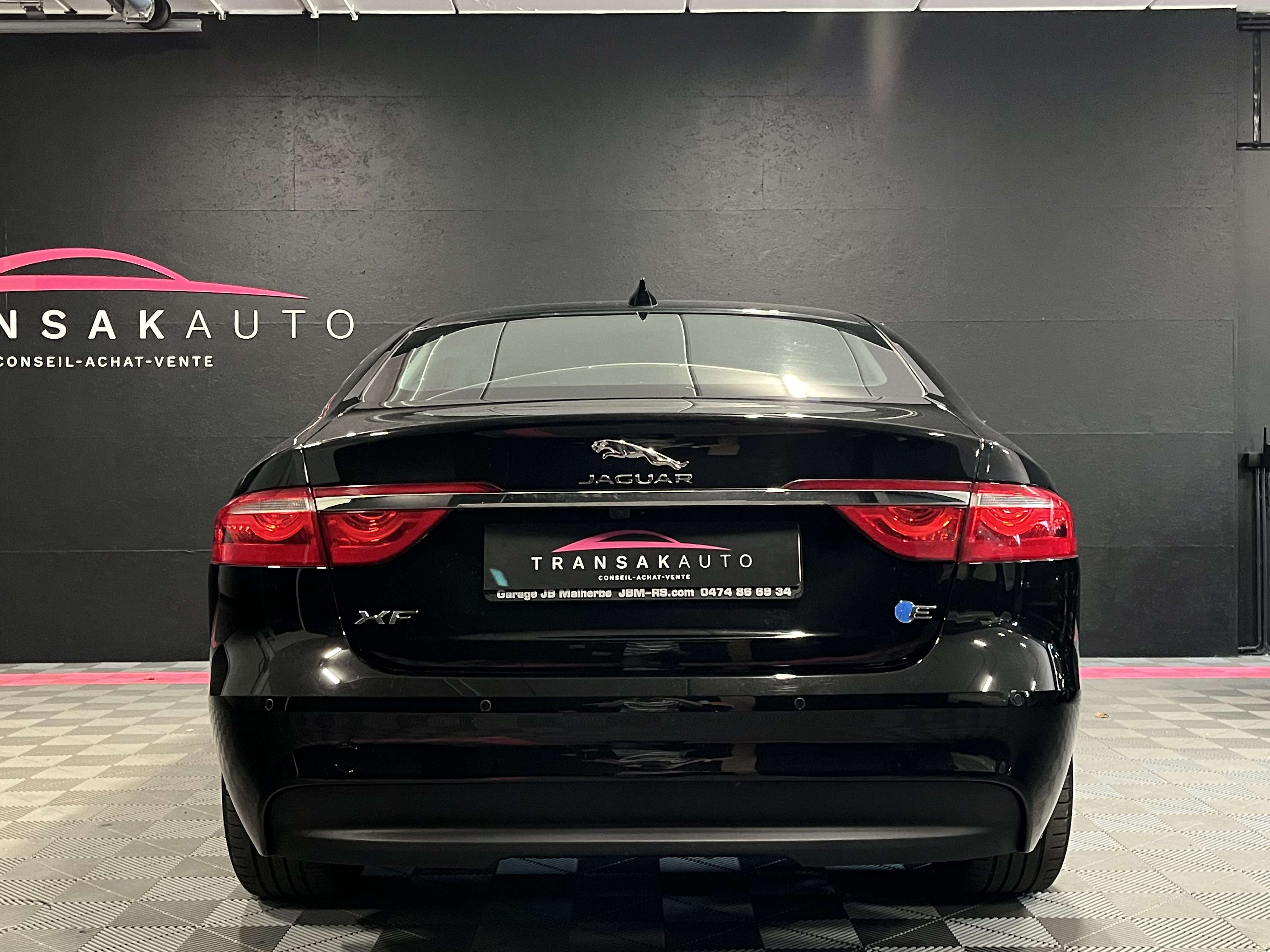 Jaguar XF 2.0 D E-Performance Business Ed. R-Sport.— Cuir — Sièges électriques — Caméra — GPS