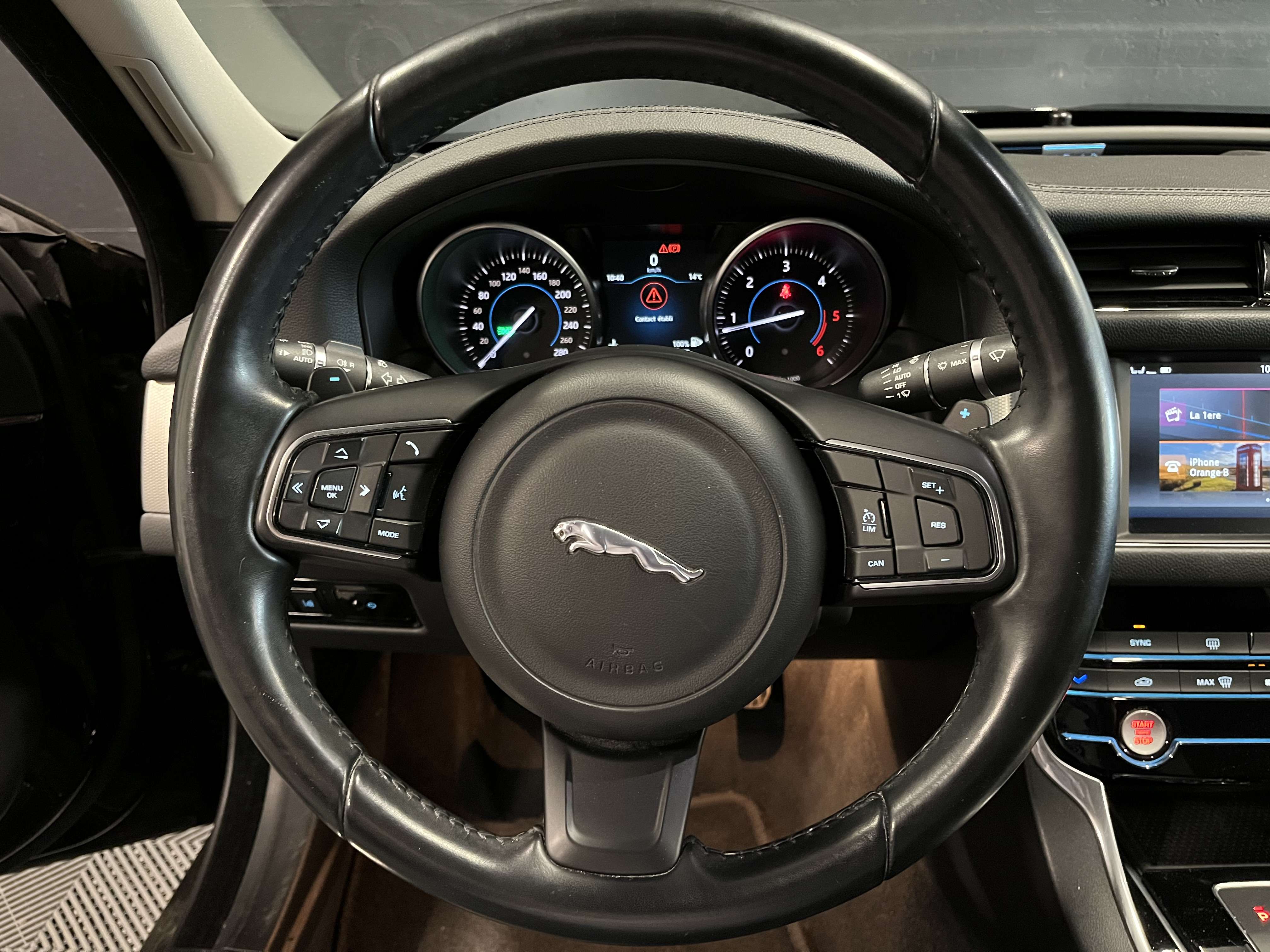 Jaguar XF 2.0 D E-Performance Business Ed. R-Sport.— Cuir — Sièges électriques — Caméra — GPS