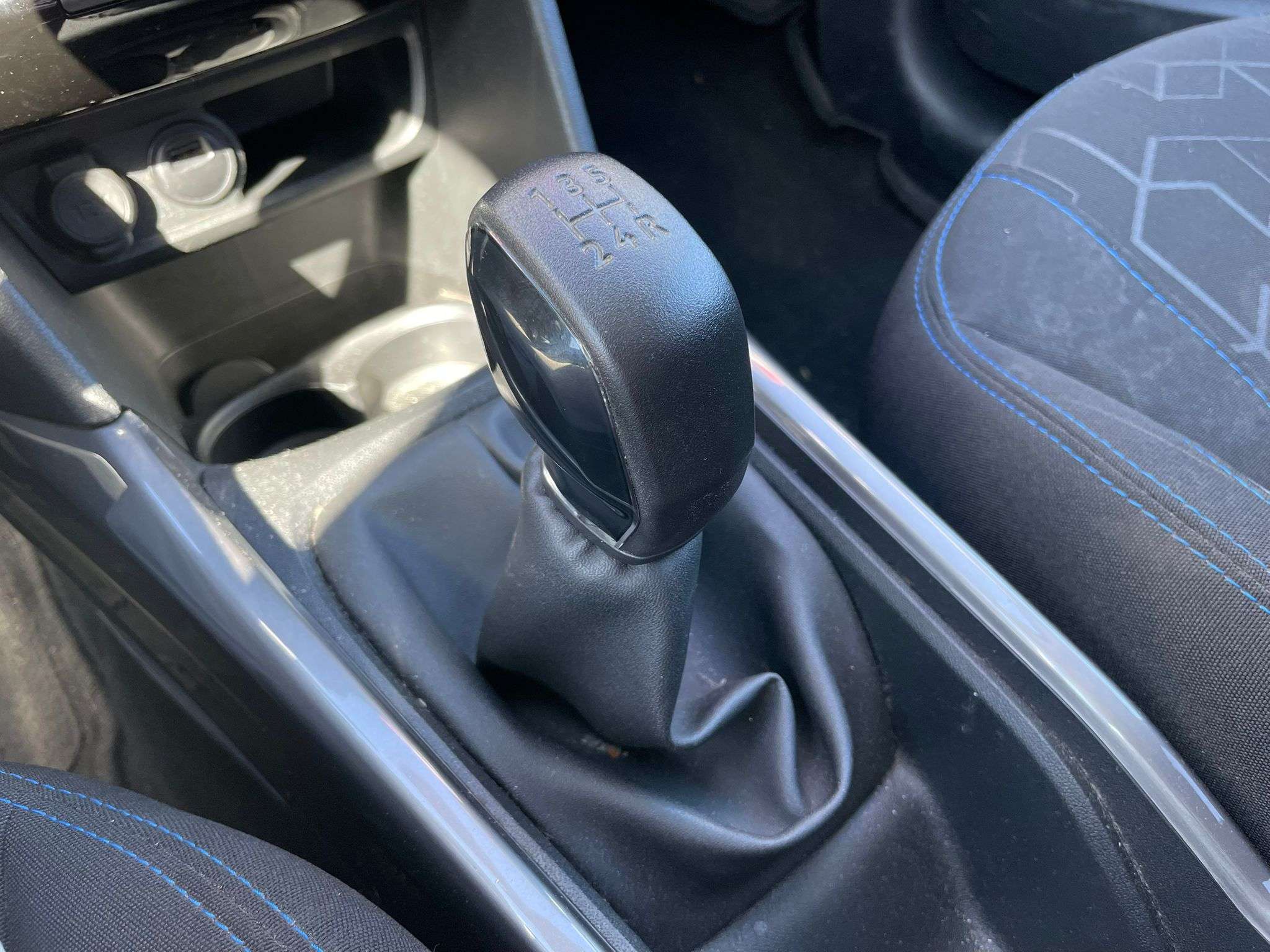 Peugeot 2008 /RADAR AV AR/NAVI/AIRCO/GARANTIE