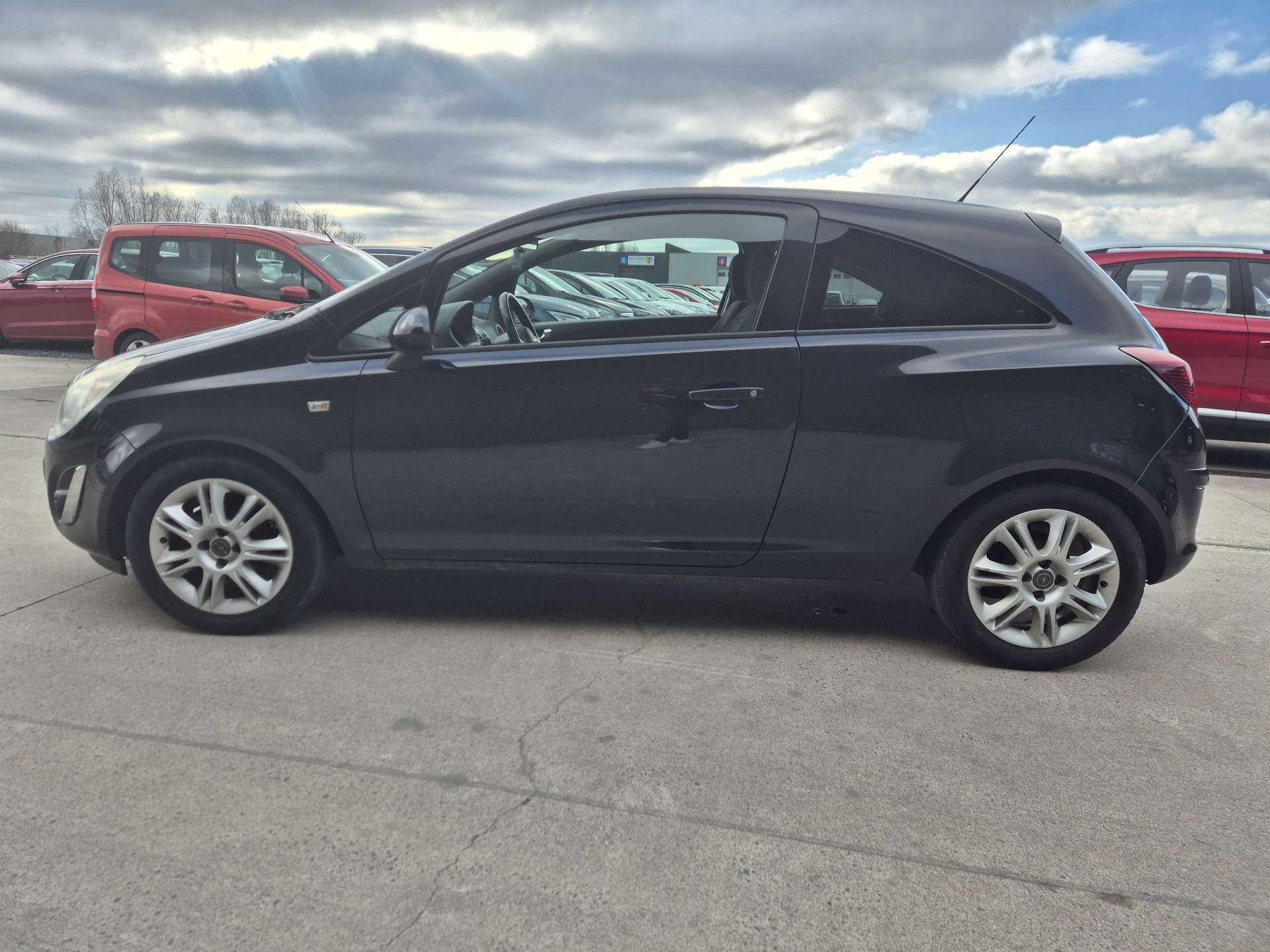 Opel Corsa 1.2i Enjoy//SIEGE SPORT//MP3//MARCHAND OU EXPORT