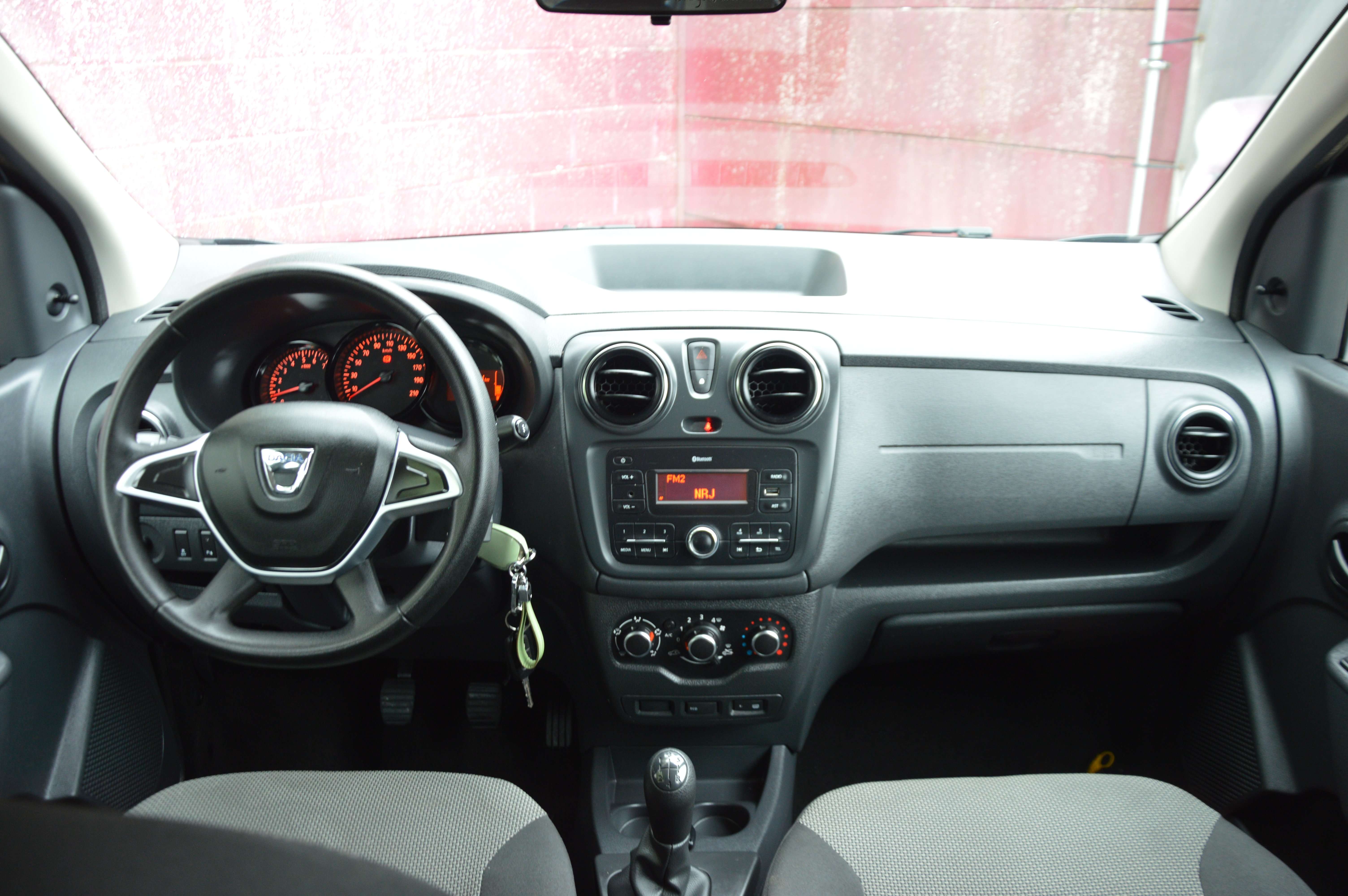 Dacia Lodgy 1.6i Laureat 7pl SENS AV/AR CLIM 72.521KM