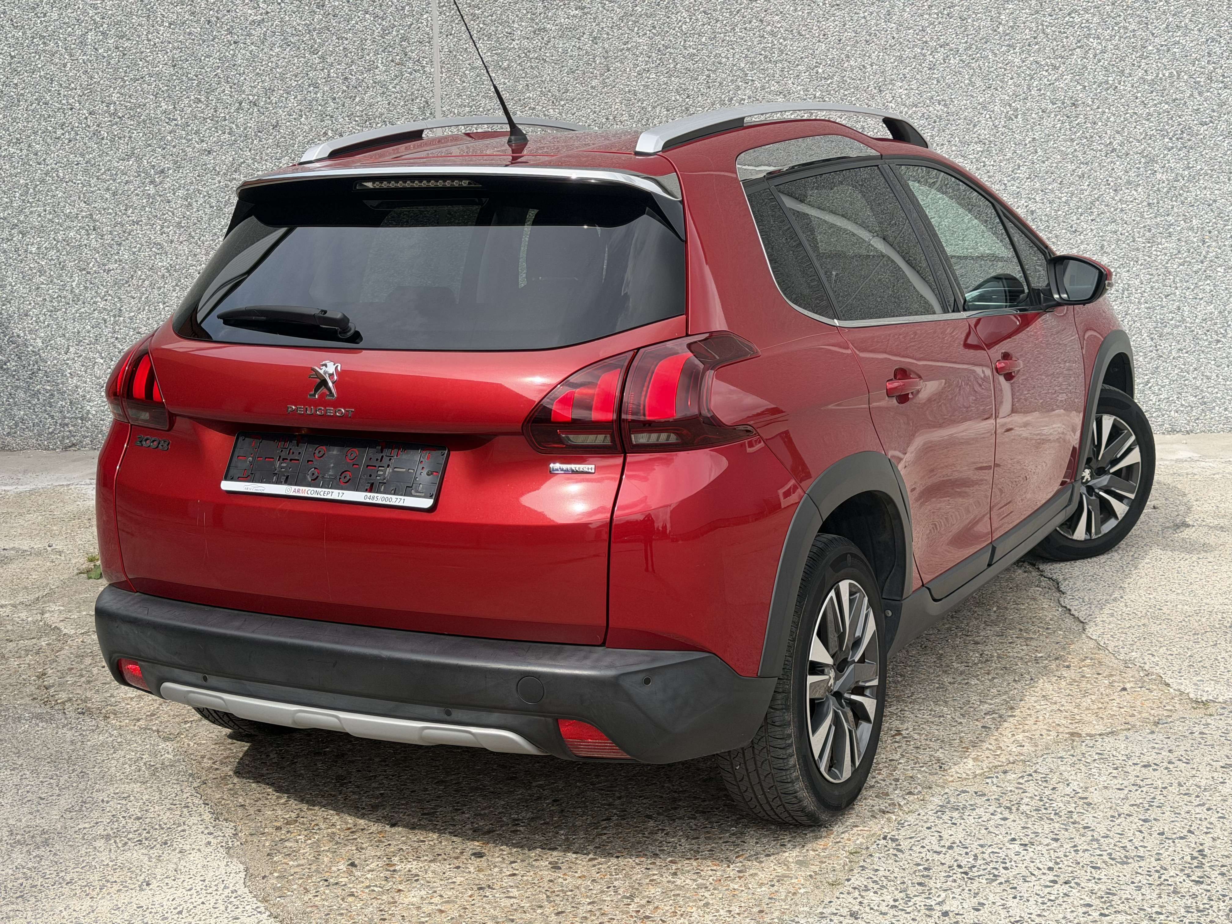 Peugeot 2008 2008 1.2 Essence Pano/AUTOMATIQUE