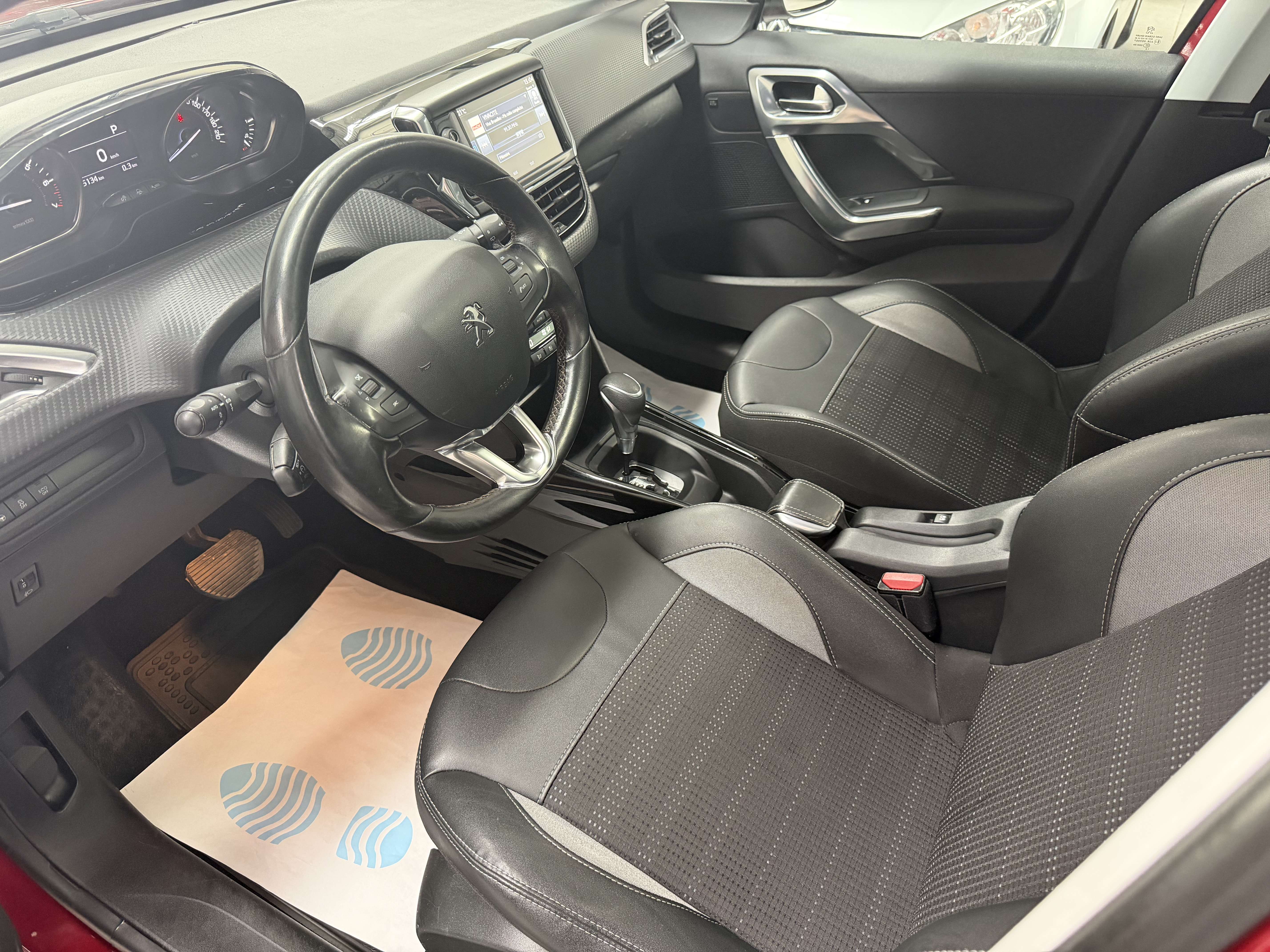 Peugeot 2008 2008 1.2 Essence Pano/AUTOMATIQUE