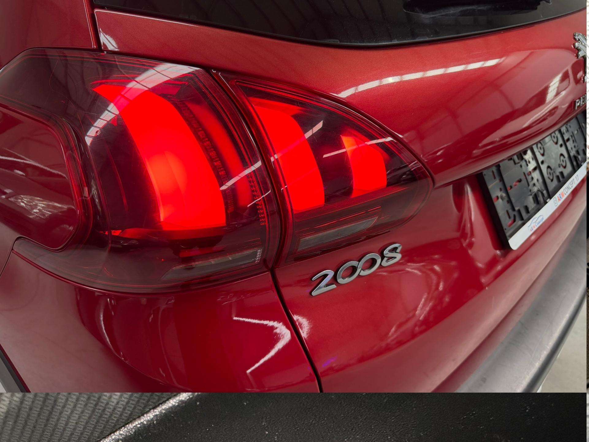 Peugeot 2008 2008 1.2 Essence Pano/AUTOMATIQUE