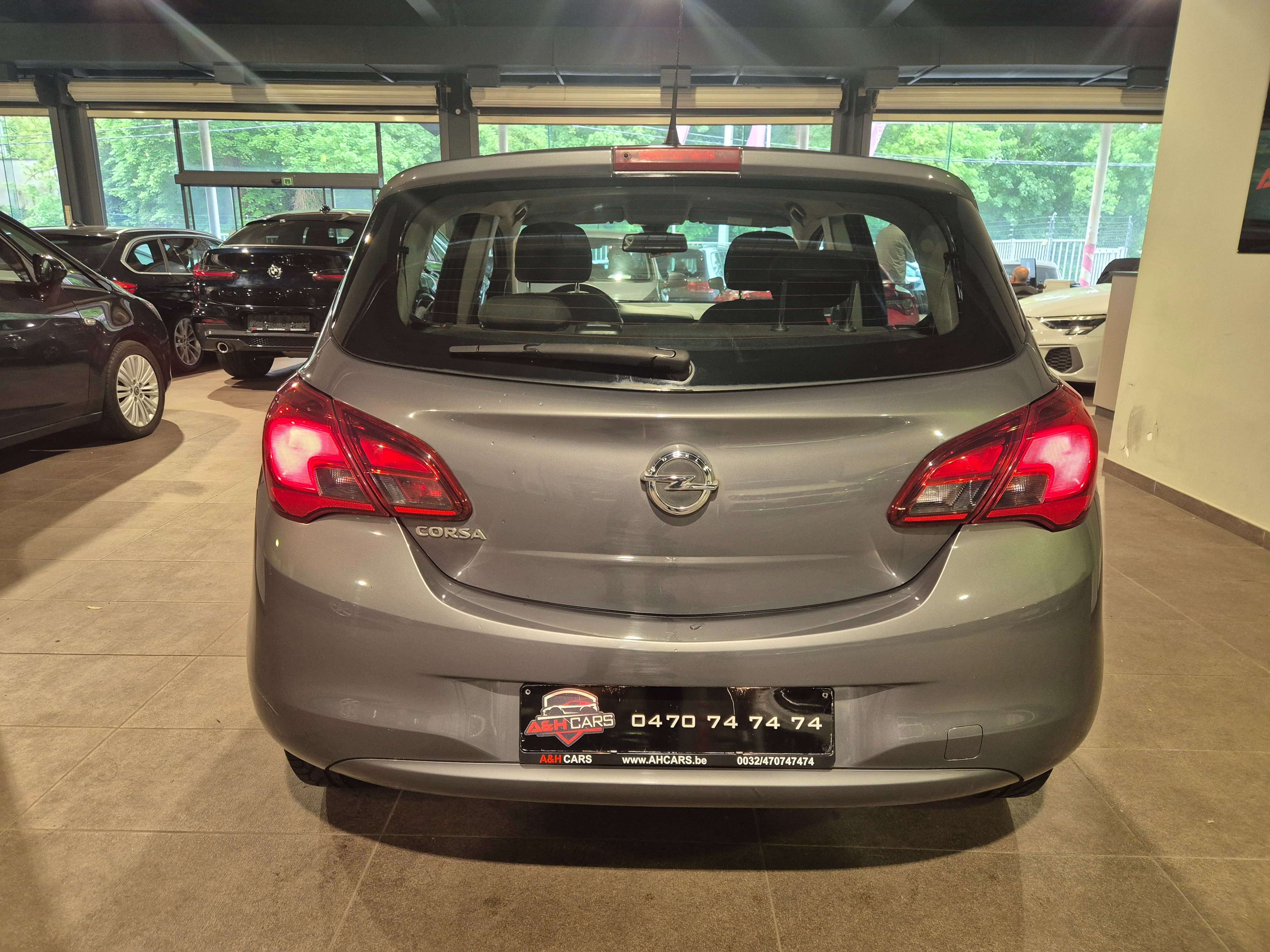 Opel Corsa Corsa 1.2i Black Edition