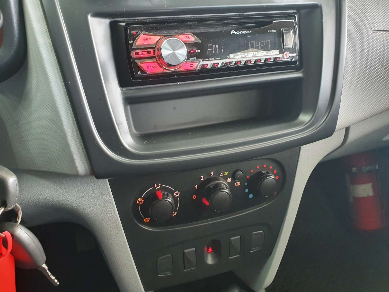 Dacia Sandero 🟢1.2 ESSENCE 75CV | 1ER MAIN | FAIBLE KILOMETRAGE