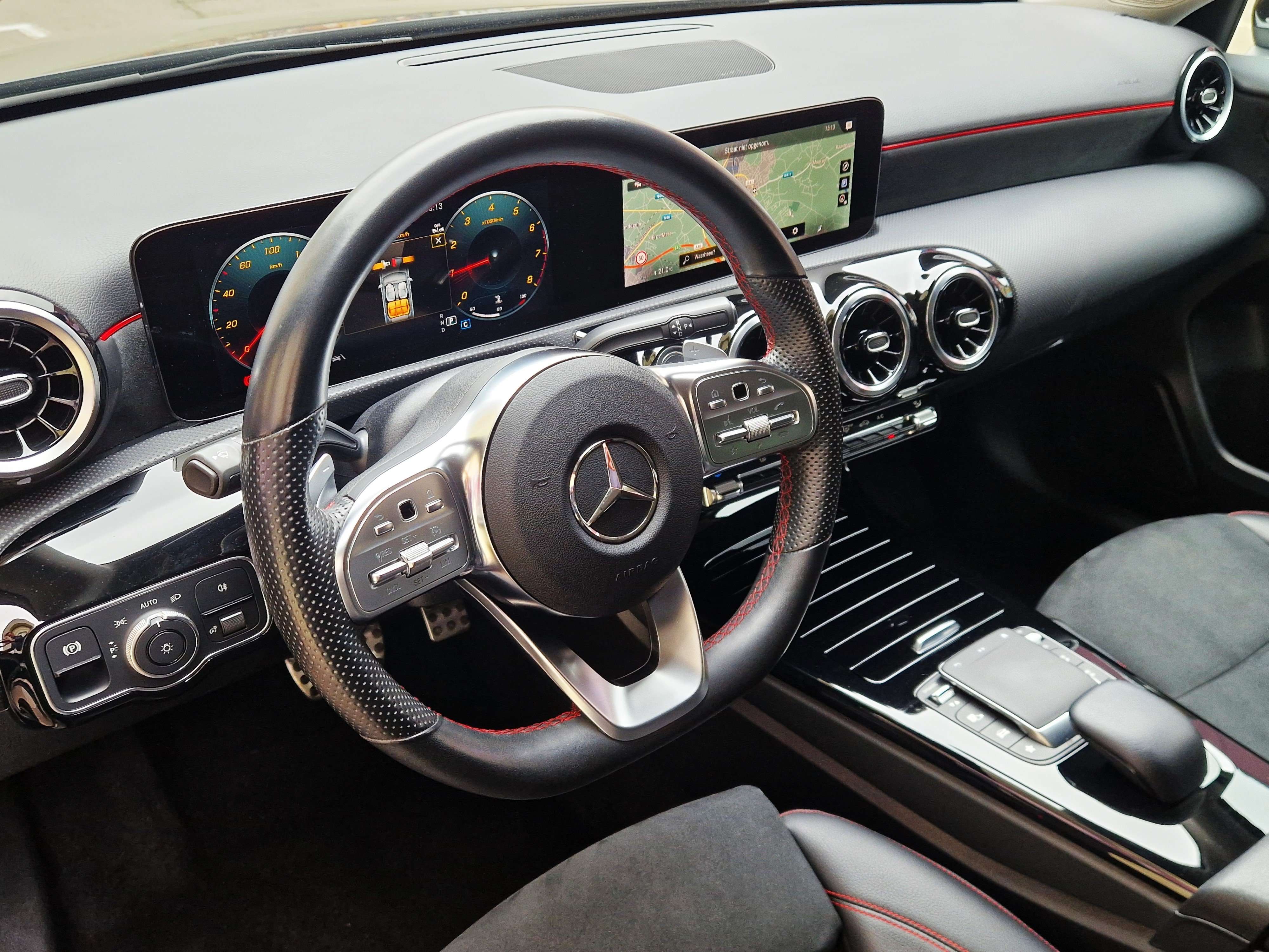 Mercedes-Benz A 180 A 180 met AMG pack