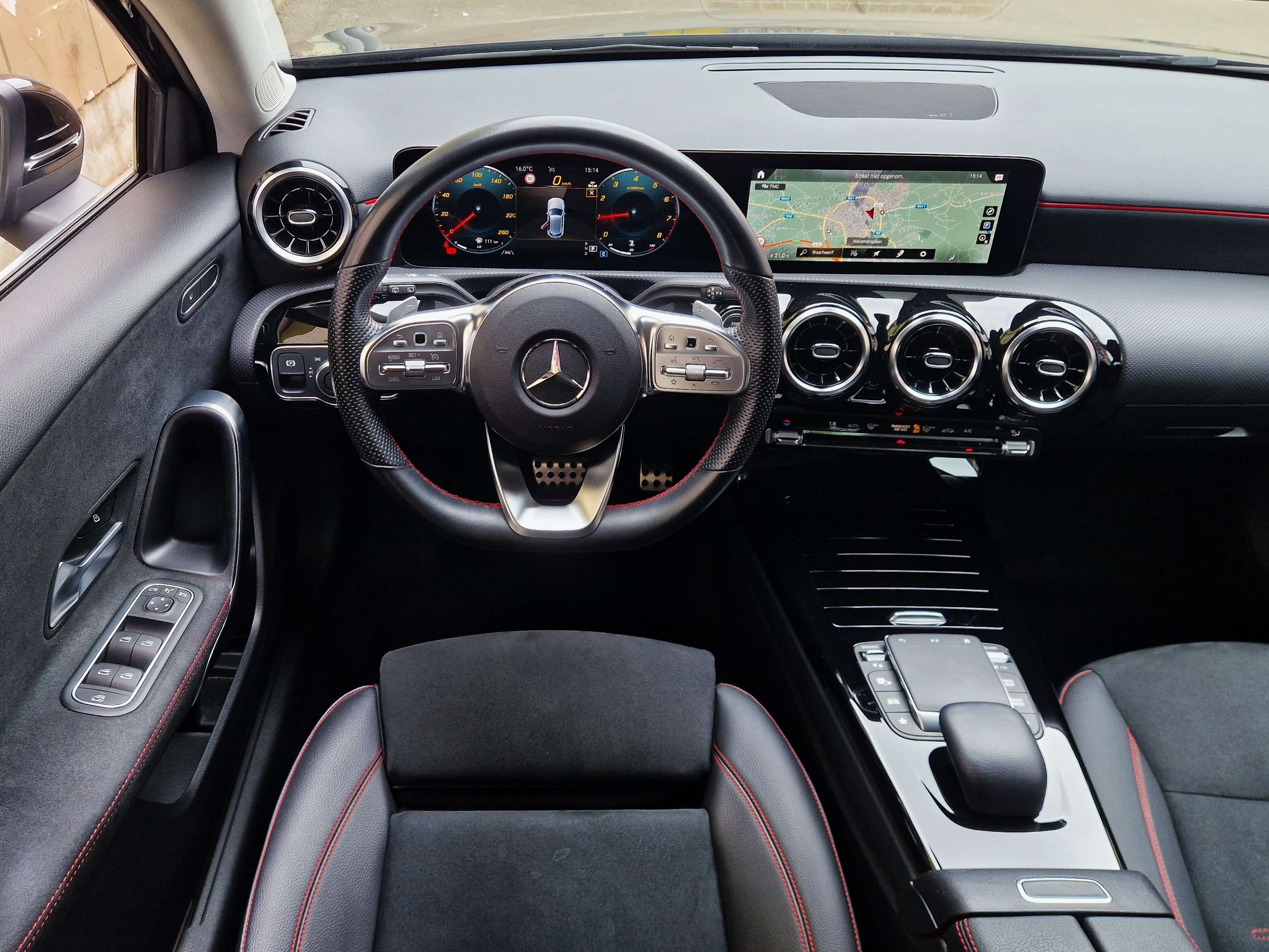 Mercedes-Benz A 180 A 180 met AMG pack