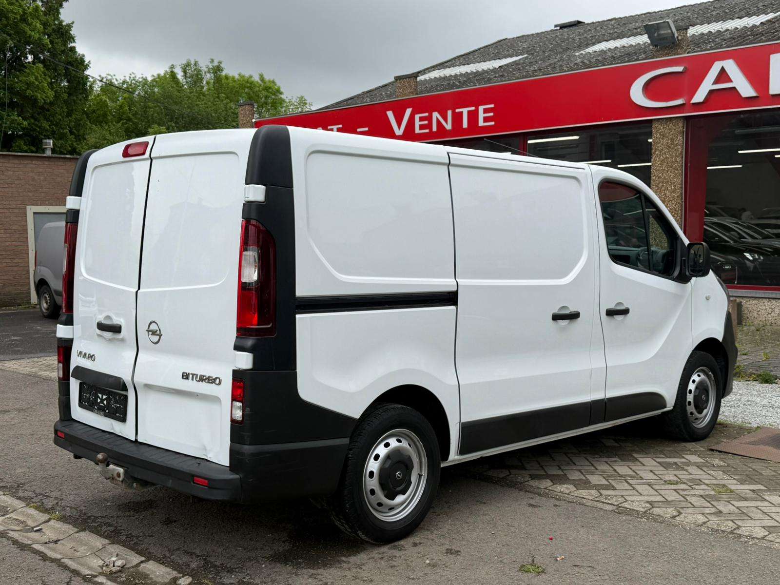 Opel Vivaro 1.6 CDTI 121CV  3PLACES TVA DEDUC