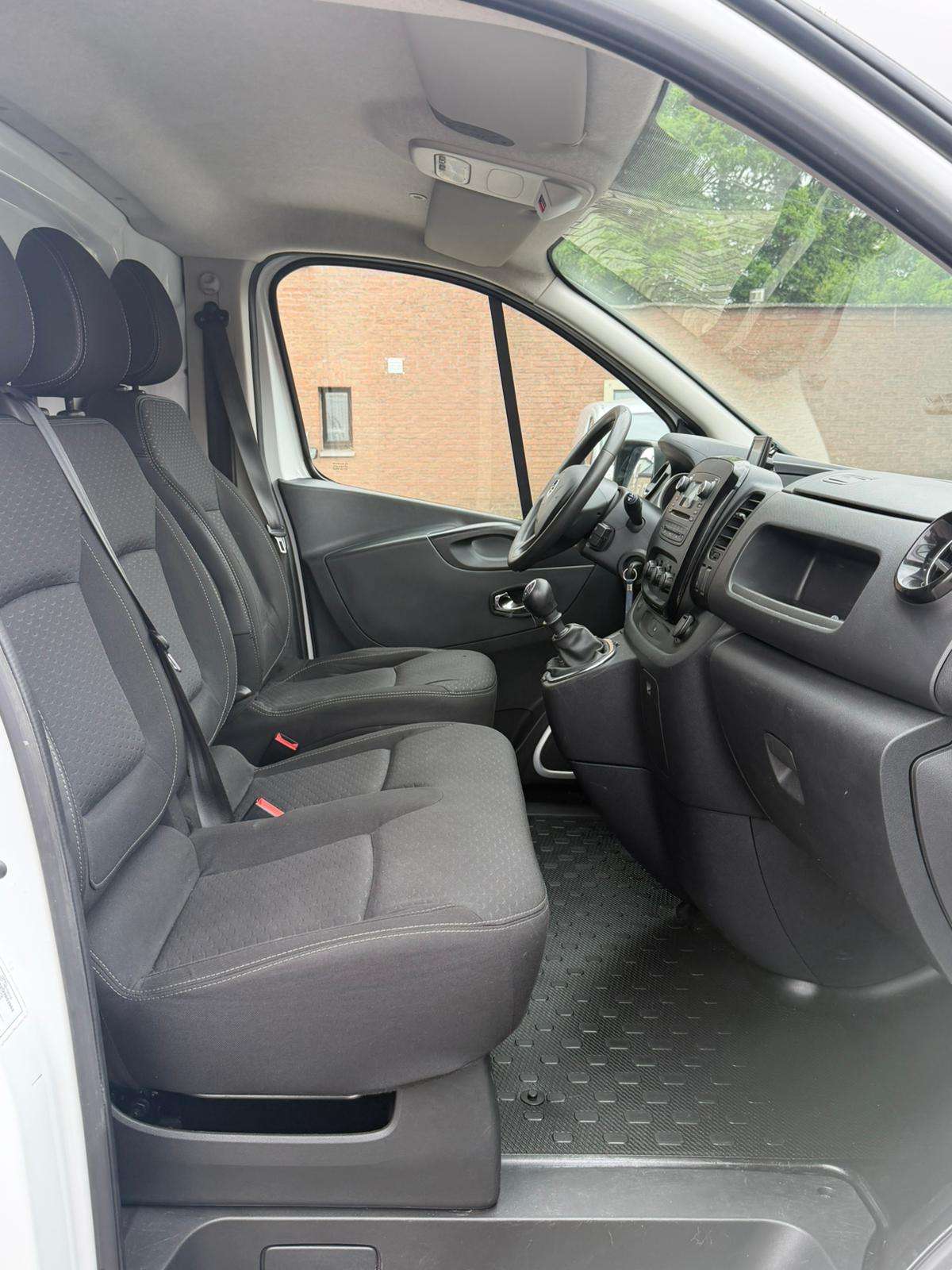 Opel Vivaro 1.6 CDTI 121CV  3PLACES TVA DEDUC