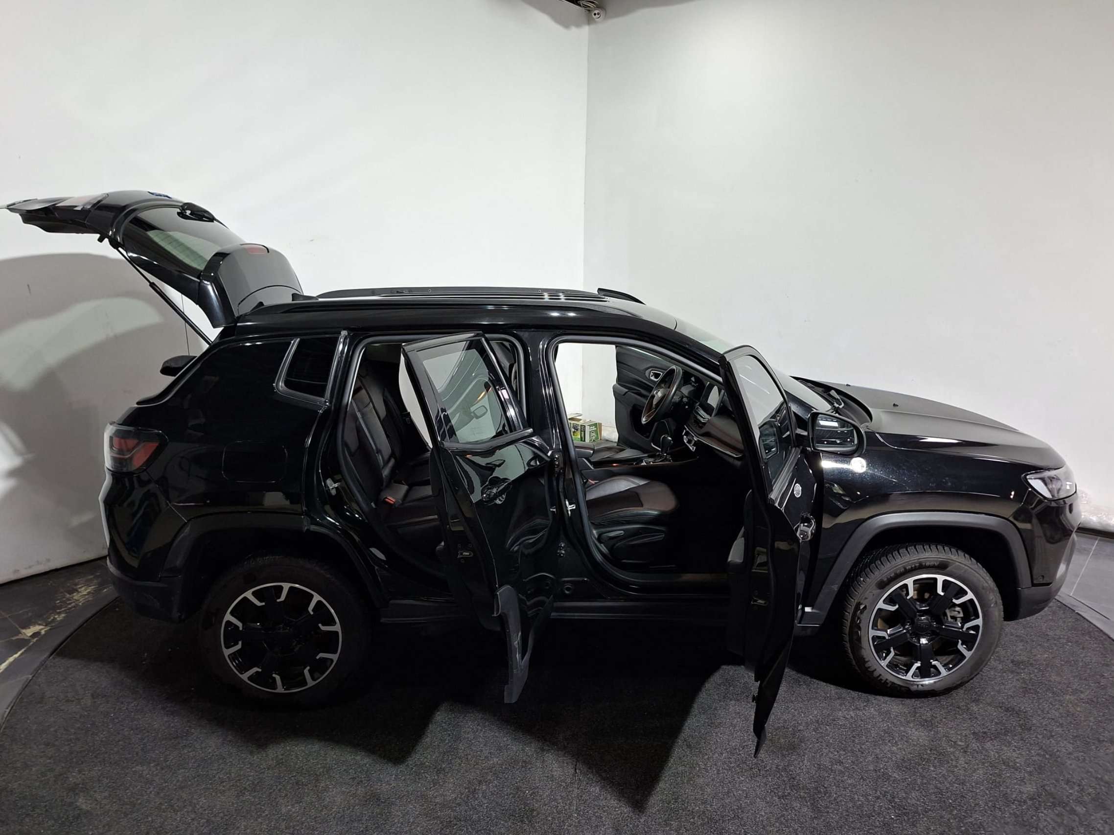 Jeep Compass Compass PHEV 1.3 Trailhawk 2 JAAR GRATIS ONDERHOUD I 1 JAAR GARANTIE I AUTOMAAT I CAMERA I