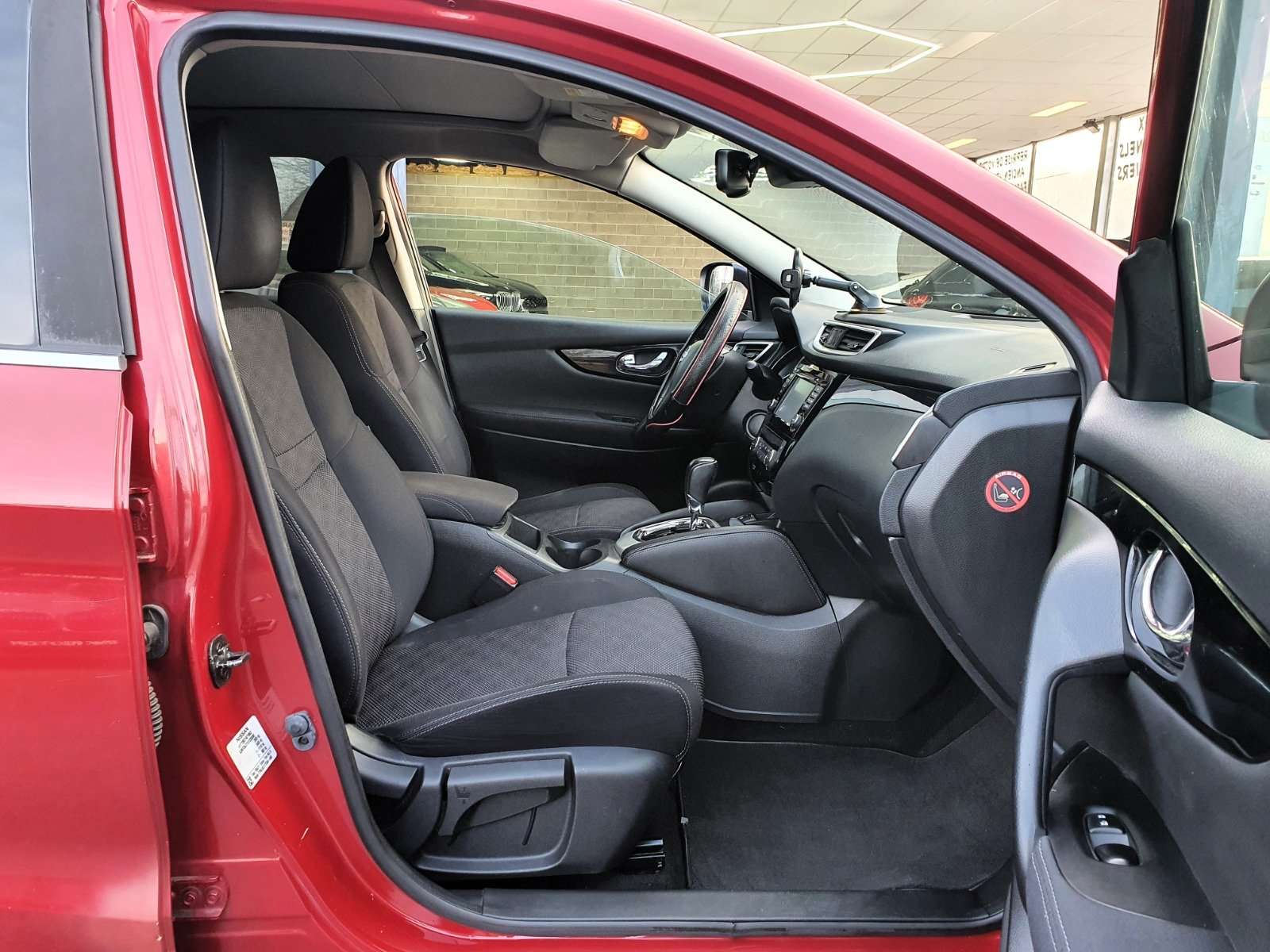 Nissan Qashqai 🟢1.6 DIESEL 131CV / BOITE AUTO / TOIT PANO