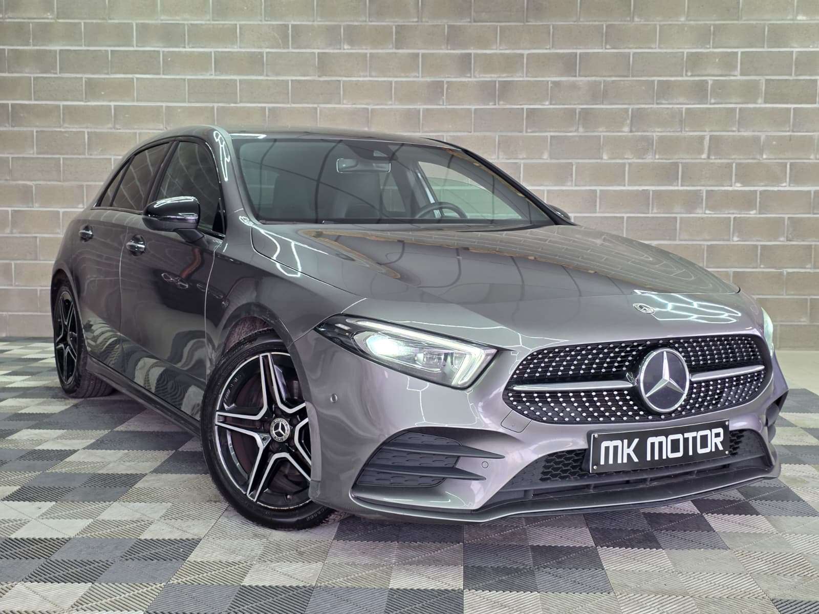 Mercedes-Benz A 180 🟢DIESEL 116CV - PACK AMG - FULL CARNET - CAMERA