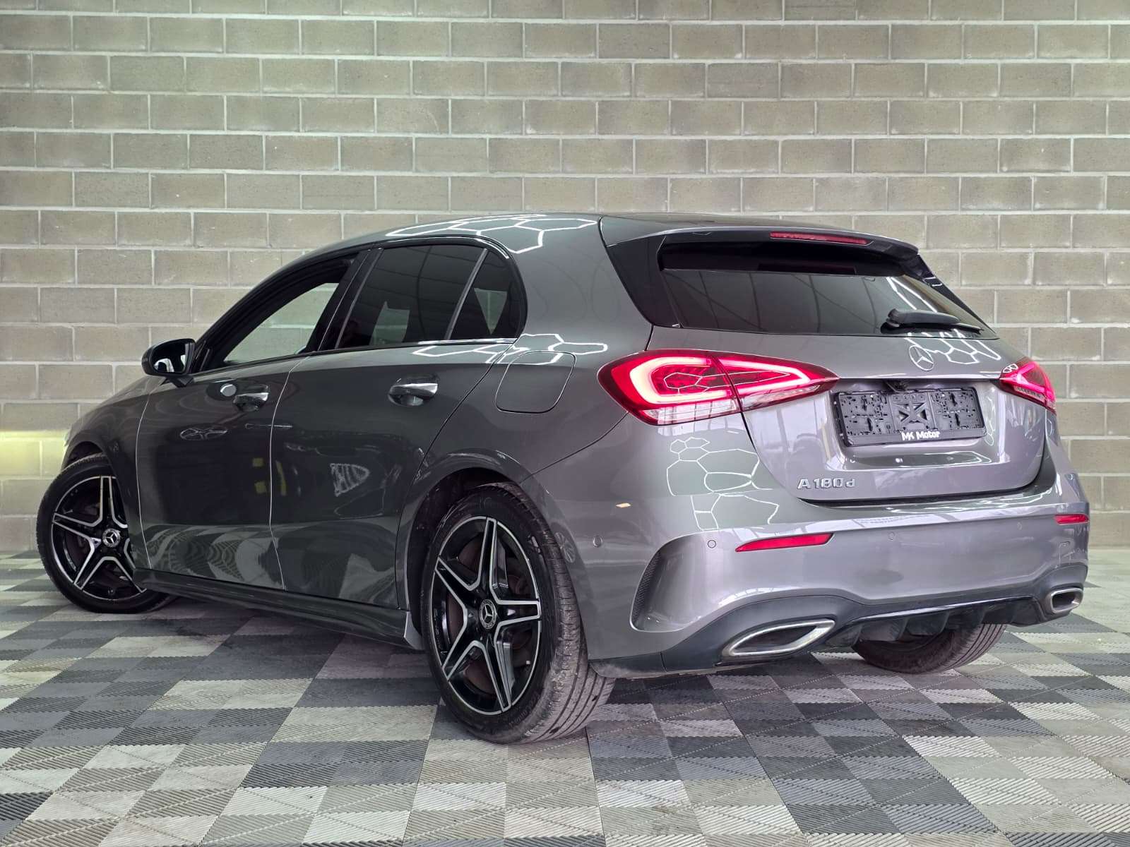 Mercedes-Benz A 180 🟢DIESEL 116CV - PACK AMG - FULL CARNET - CAMERA