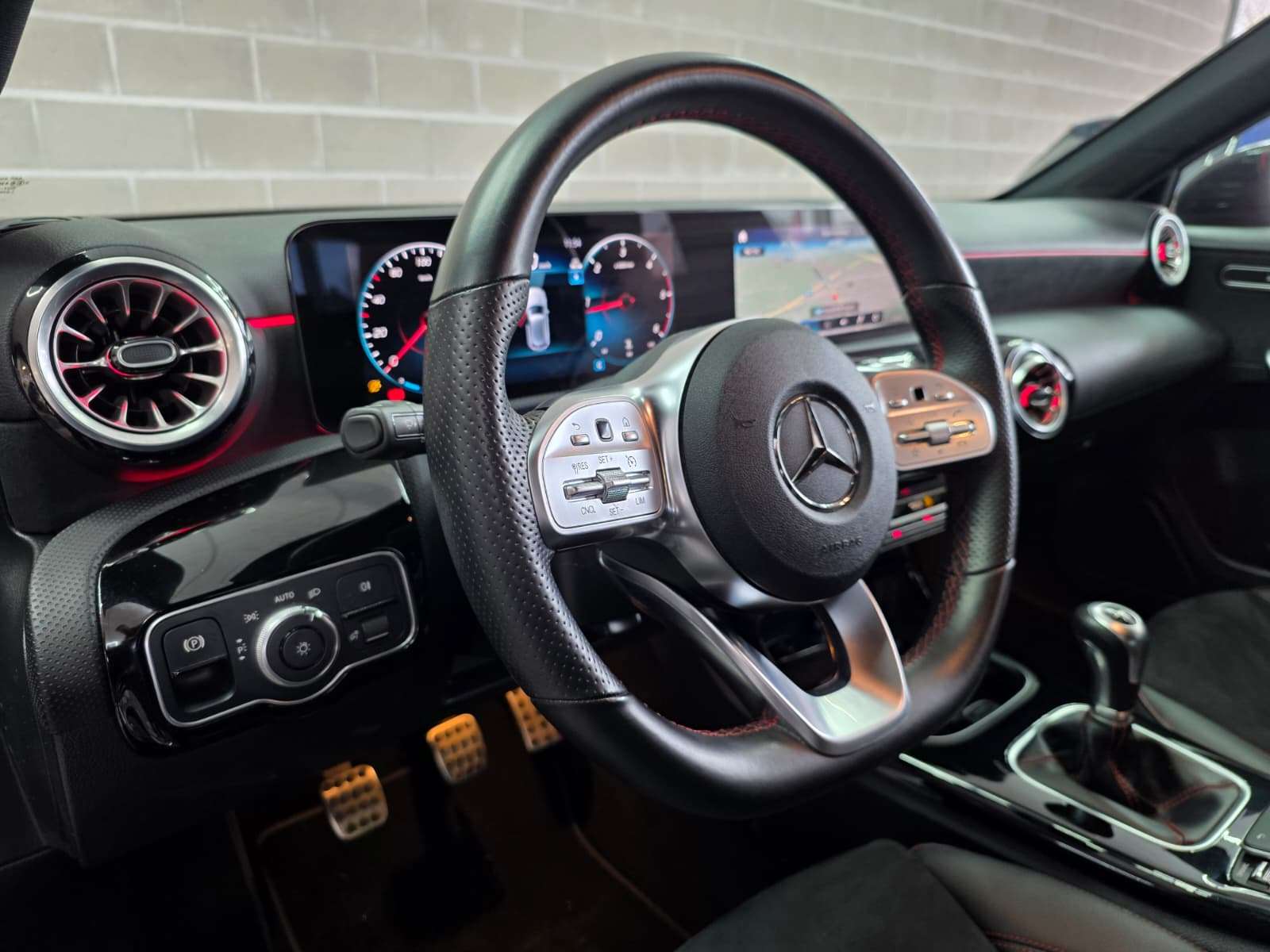 Mercedes-Benz A 180 🟢DIESEL 116CV - PACK AMG - FULL CARNET - CAMERA