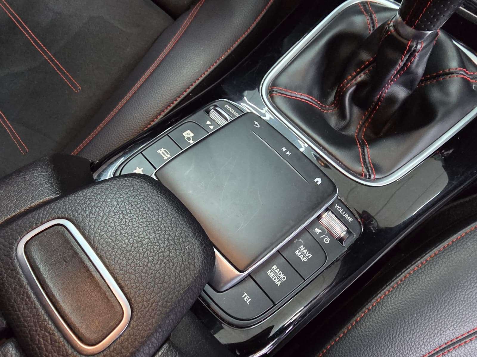 Mercedes-Benz A 180 🟢DIESEL 116CV - PACK AMG - FULL CARNET - CAMERA