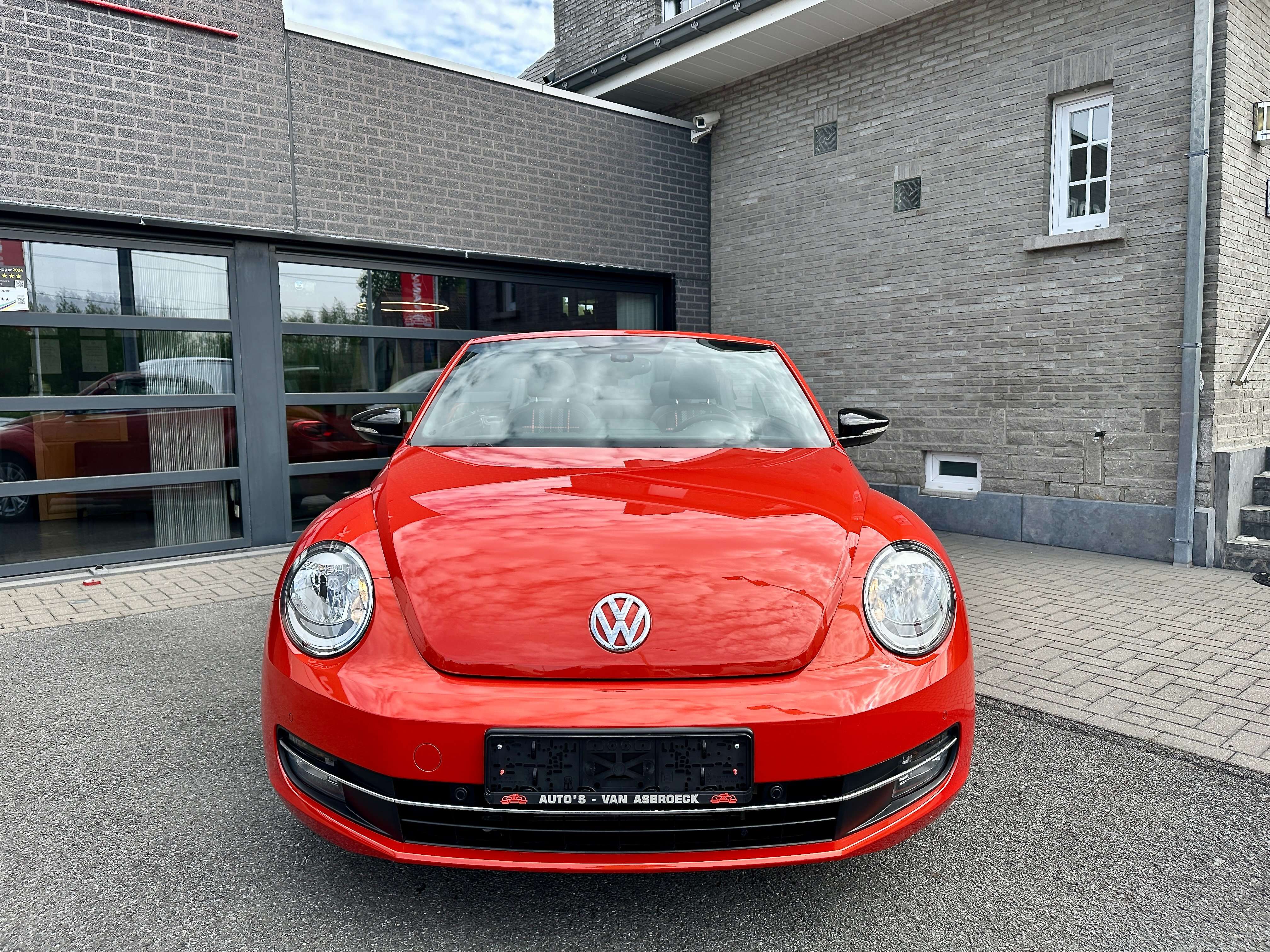 Volkswagen Beetle Beetle Cabriolet 1.2 TSI Design BMT! Fender Sound-Camera-GPS-PDC-Allu-App ! 53.000 km !