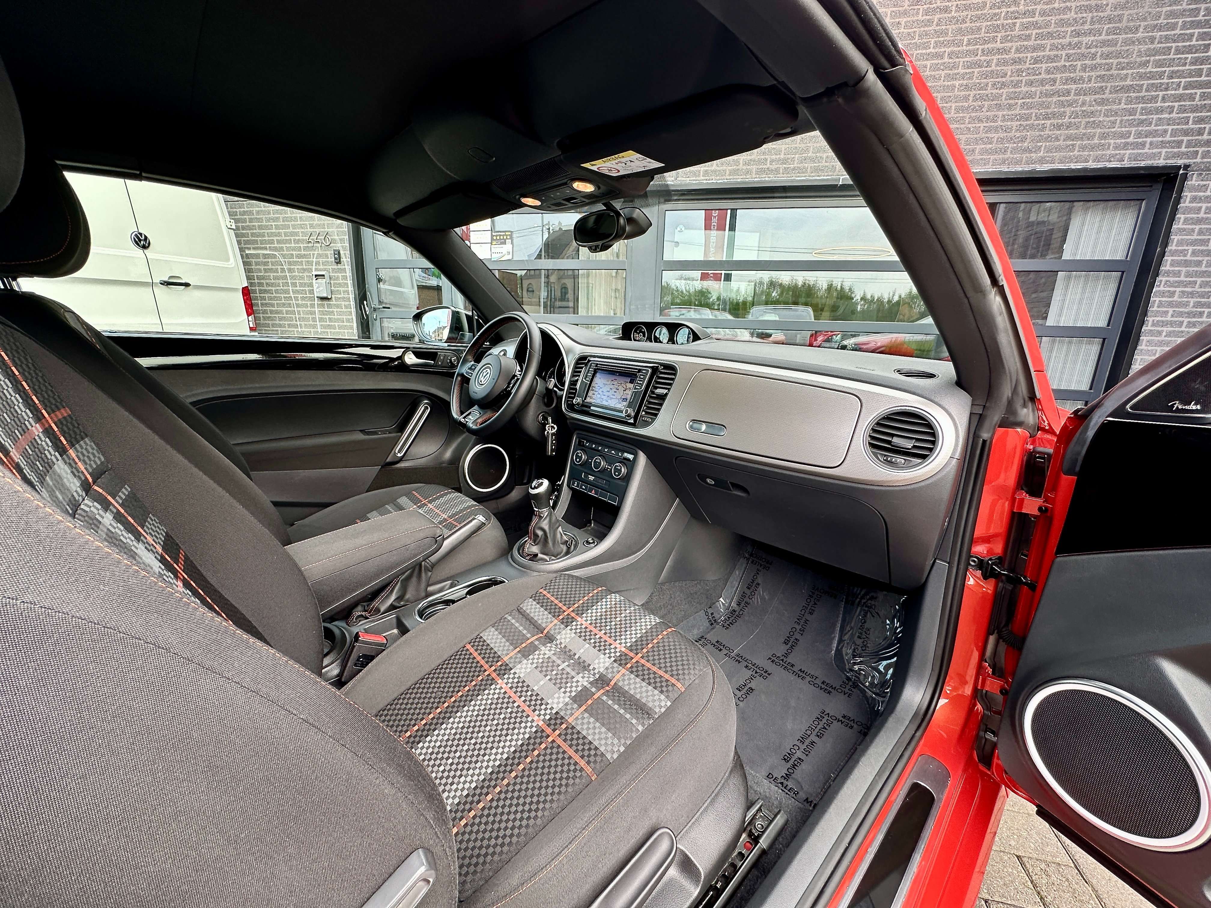 Volkswagen Beetle Beetle Cabriolet 1.2 TSI Design BMT! Fender Sound-Camera-GPS-PDC-Allu-App ! 53.000 km !