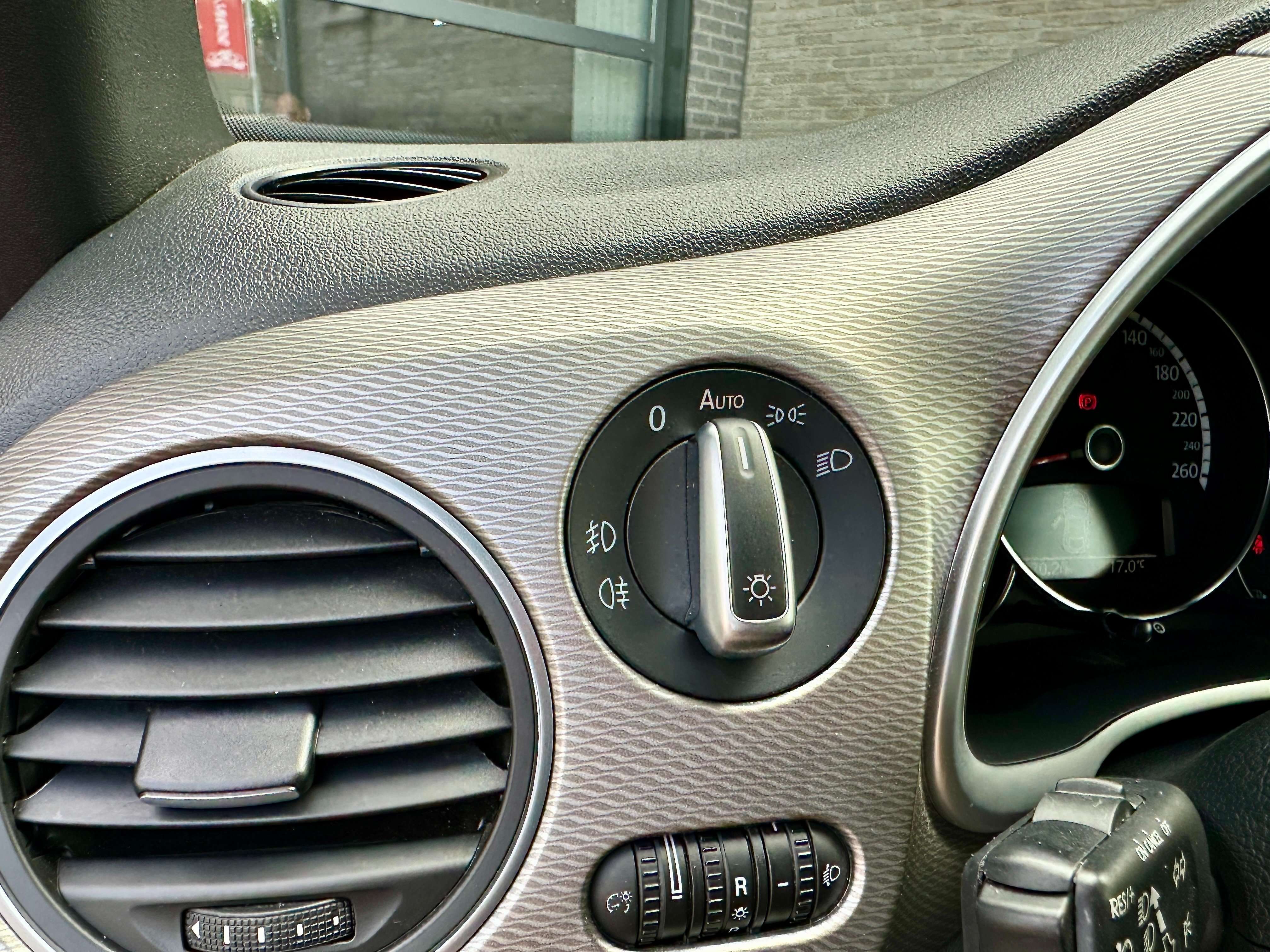 Volkswagen Beetle Beetle Cabriolet 1.2 TSI Design BMT! Fender Sound-Camera-GPS-PDC-Allu-App ! 53.000 km !