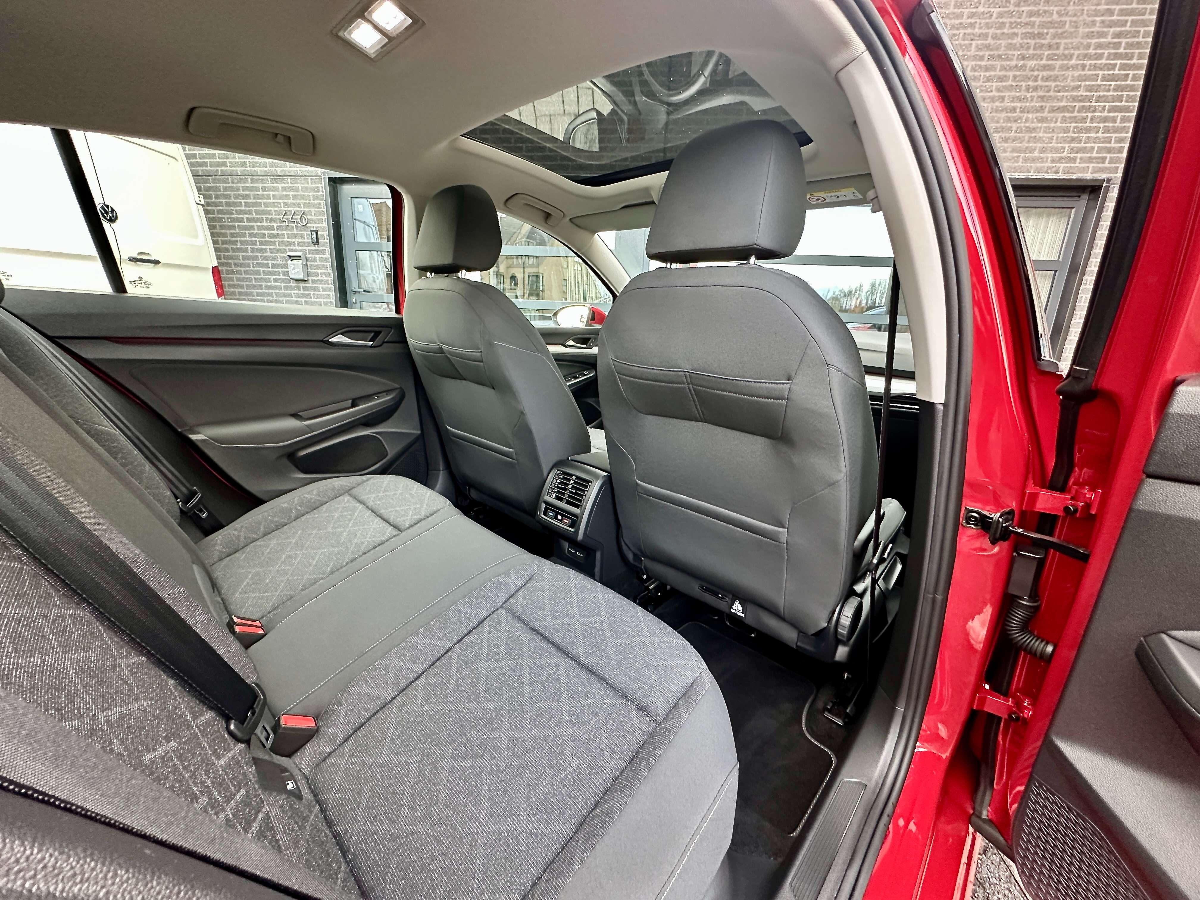 Volkswagen Golf 1.0 eTSI Life DSG MatrixLed*PanoDak*App*GPS*HeadUp*17" alu