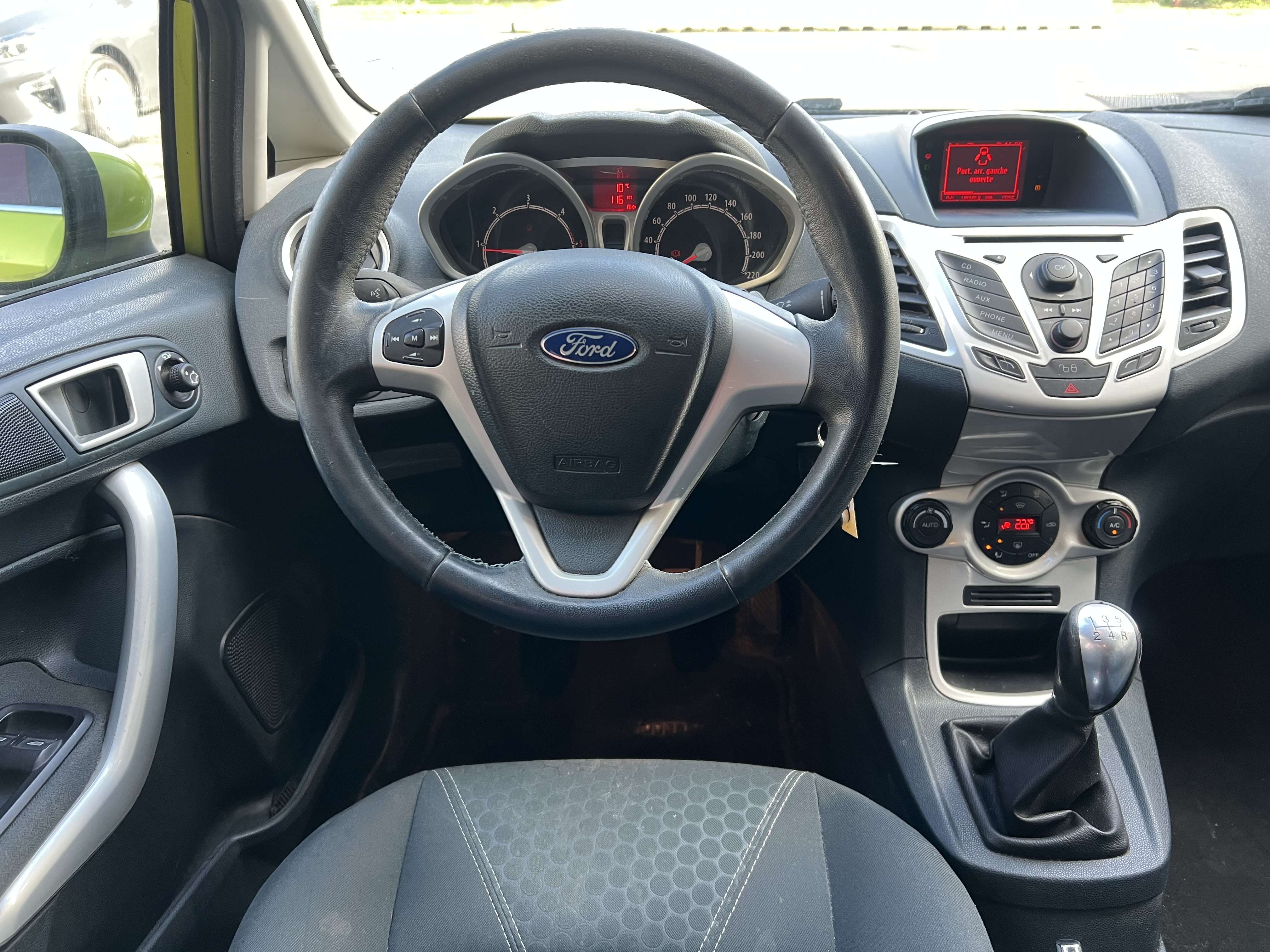 Ford Fiesta 1.6 TDCi Champions Edition DPF + CLIM