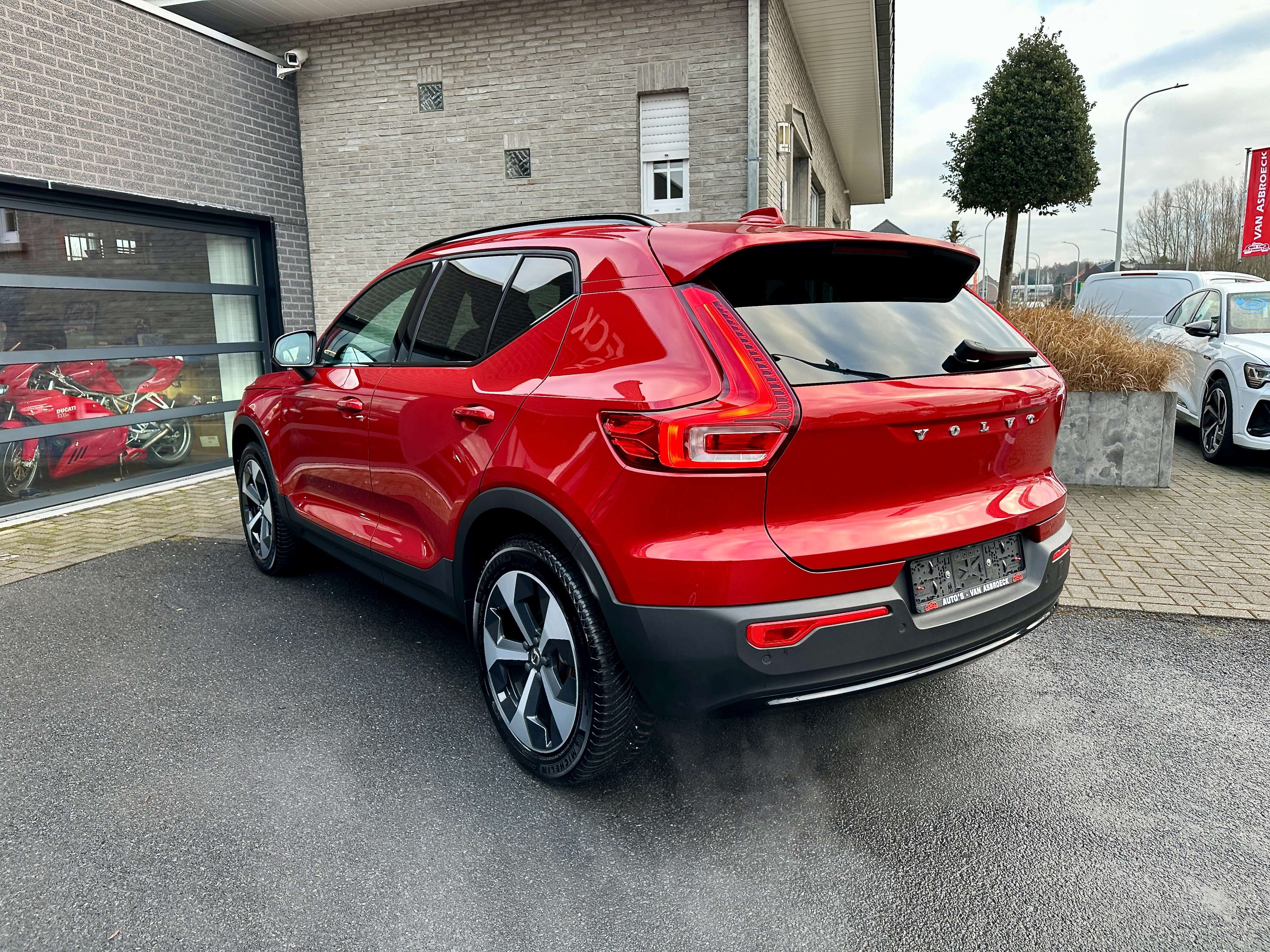 Volvo XC40 XC40 1.5 T2 Plus Limited Edition Dark*FULL OPTION*