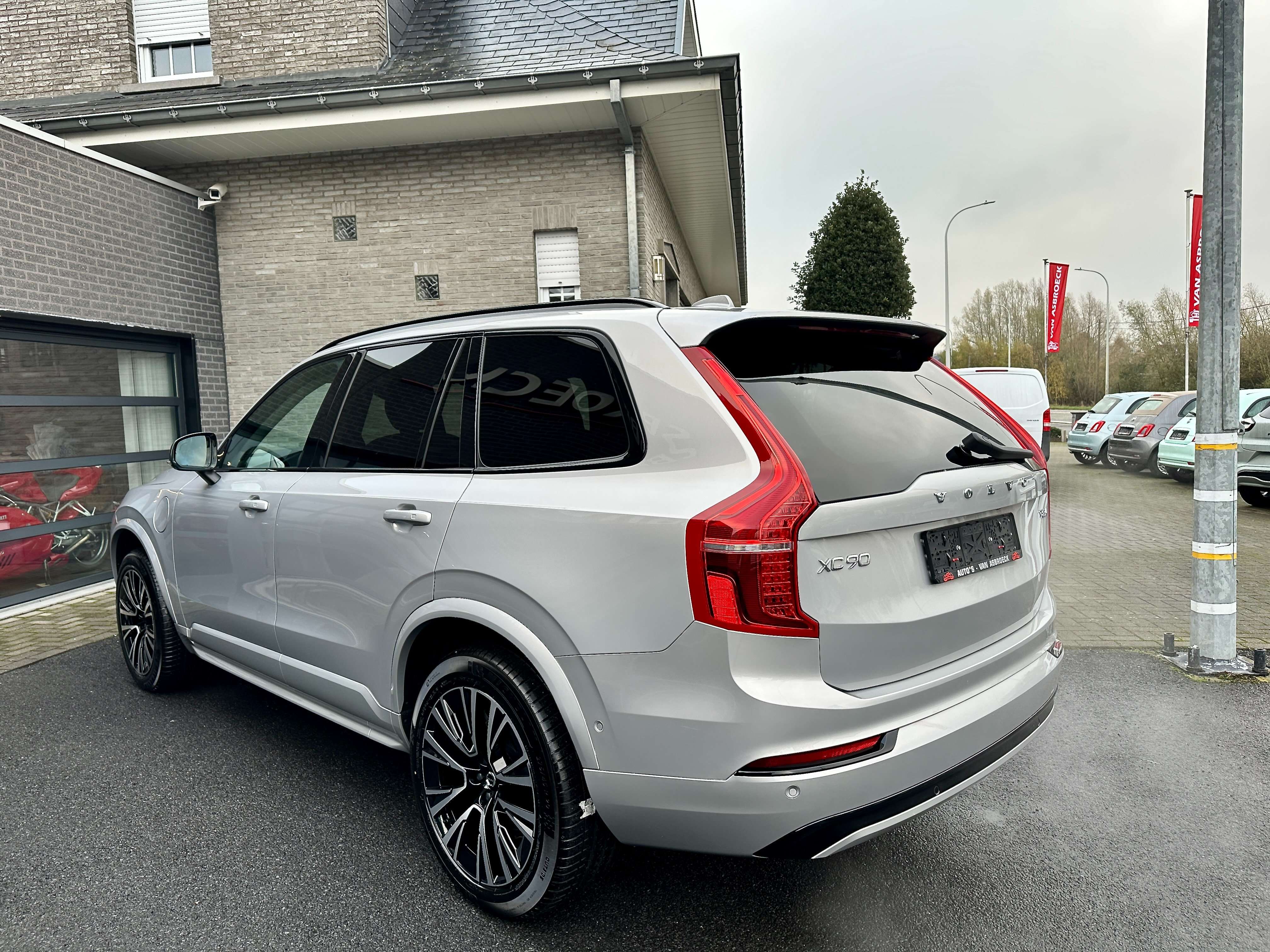 Volvo XC90 T8 AWD Plug-in Hybrid Plus Dark FULL OPTION !