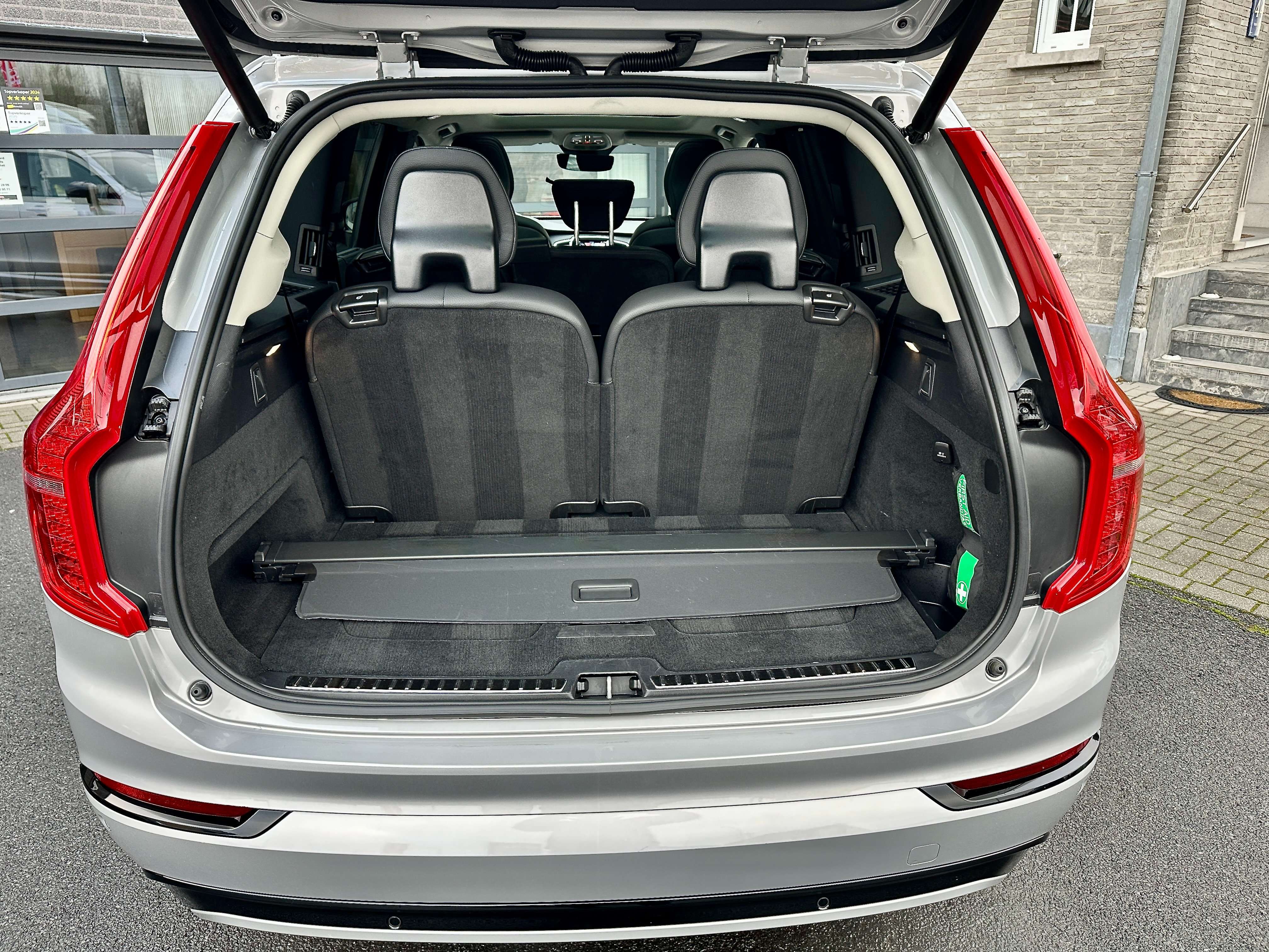 Volvo XC90 T8 AWD Plug-in Hybrid Plus Dark FULL OPTION !