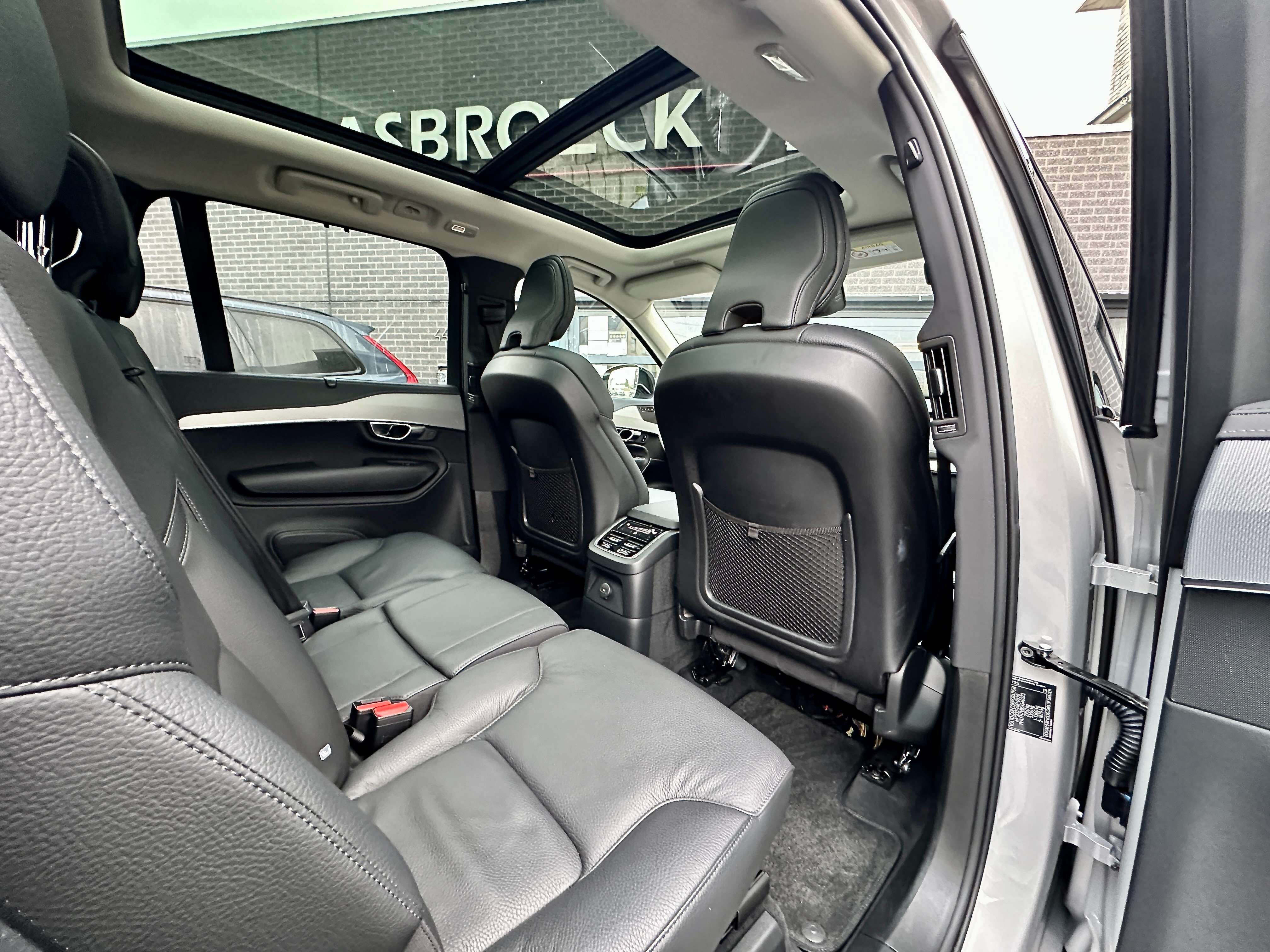 Volvo XC90 T8 AWD Plug-in Hybrid Plus Dark FULL OPTION !