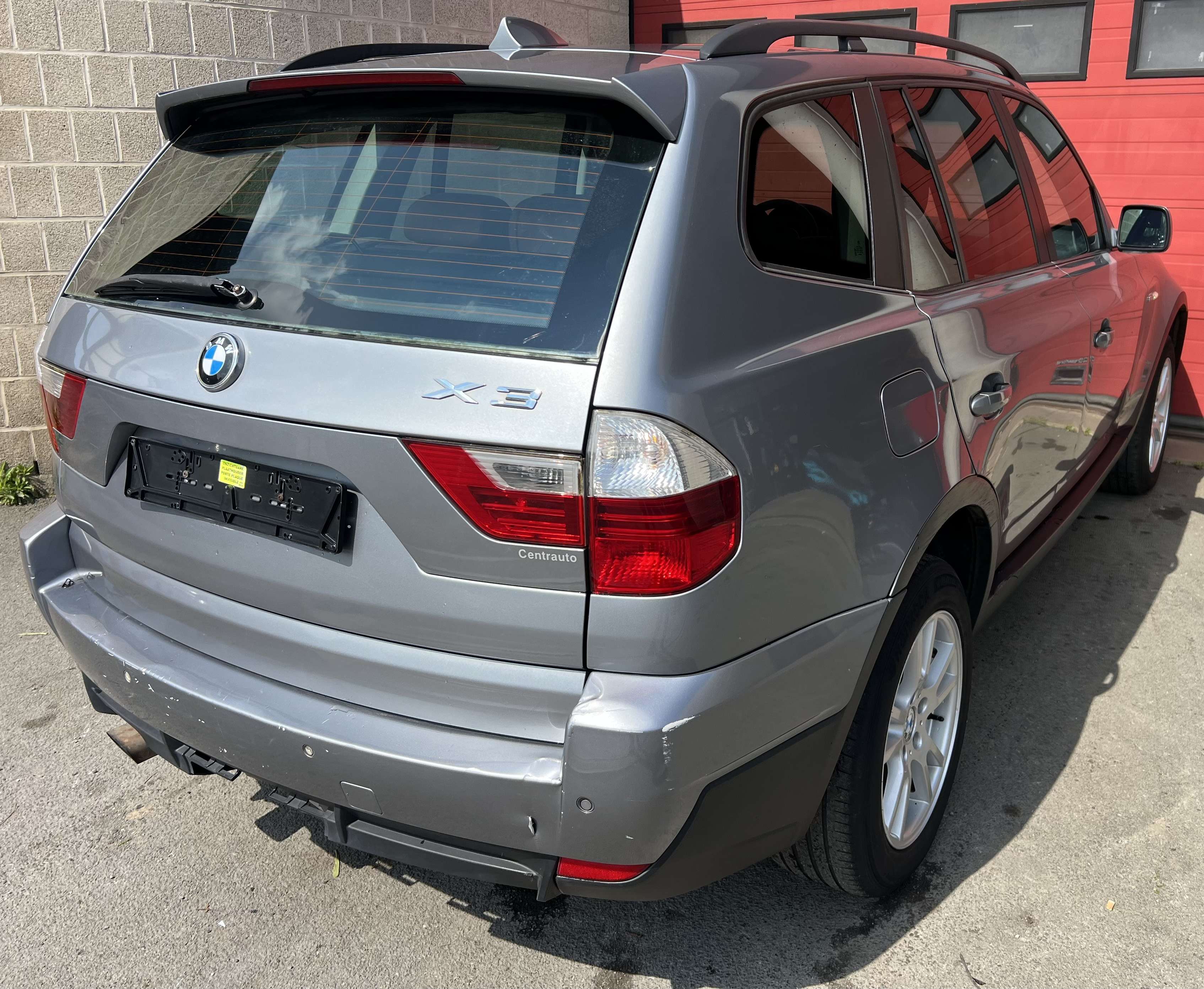 BMW X3 2.0 d + CLIM + CUIR + DÉGATS CAROSSERIE