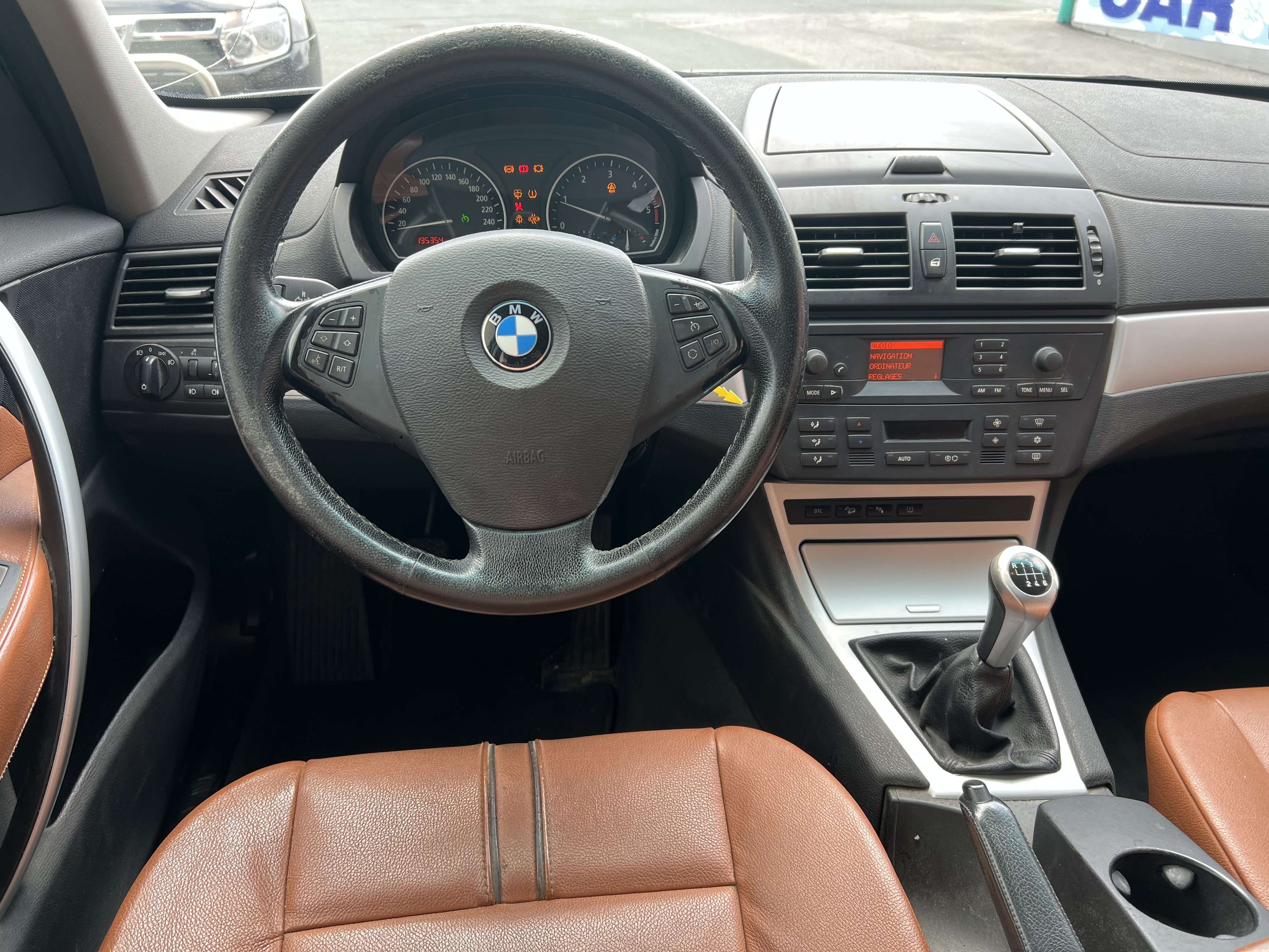 BMW X3 2.0 d + CLIM + CUIR + DÉGATS CAROSSERIE