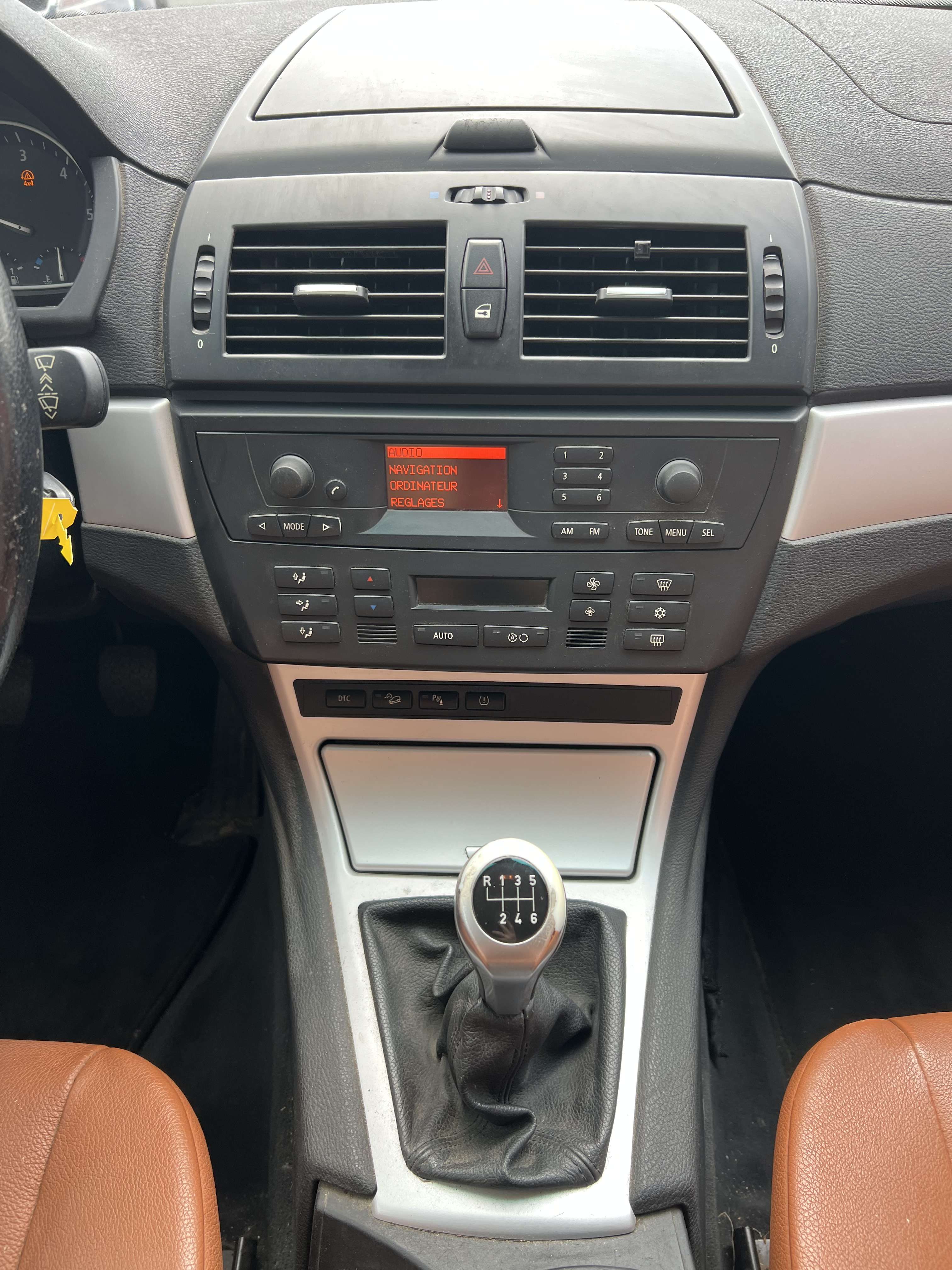 BMW X3 2.0 d + CLIM + CUIR + DÉGATS CAROSSERIE