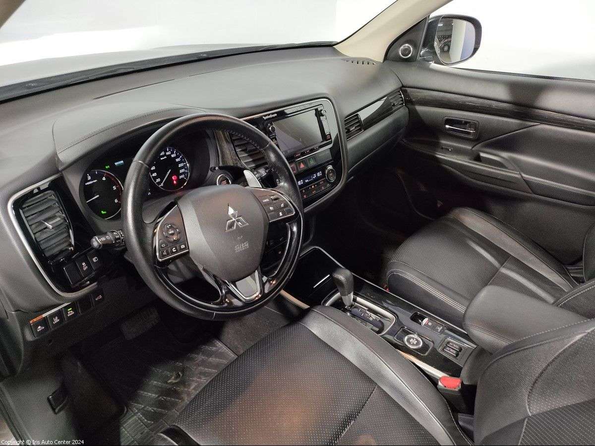 Mitsubishi Outlander 2.3D AWD EURO 6 | 7 PLACES |EXPORT - MARCHAND