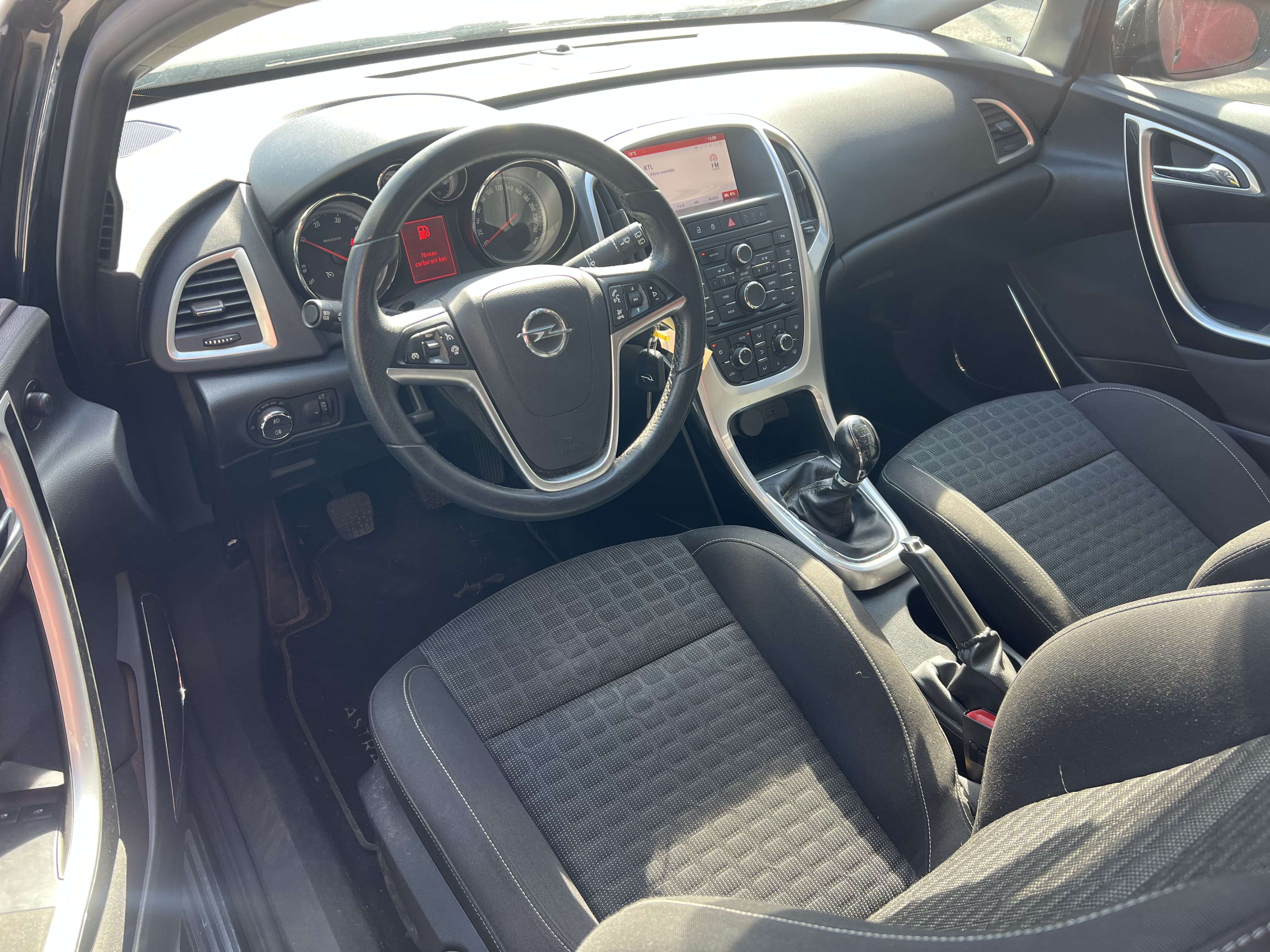 Opel Astra GTC 1.7 CDTi Enjoy Start + NAVI + CLIM