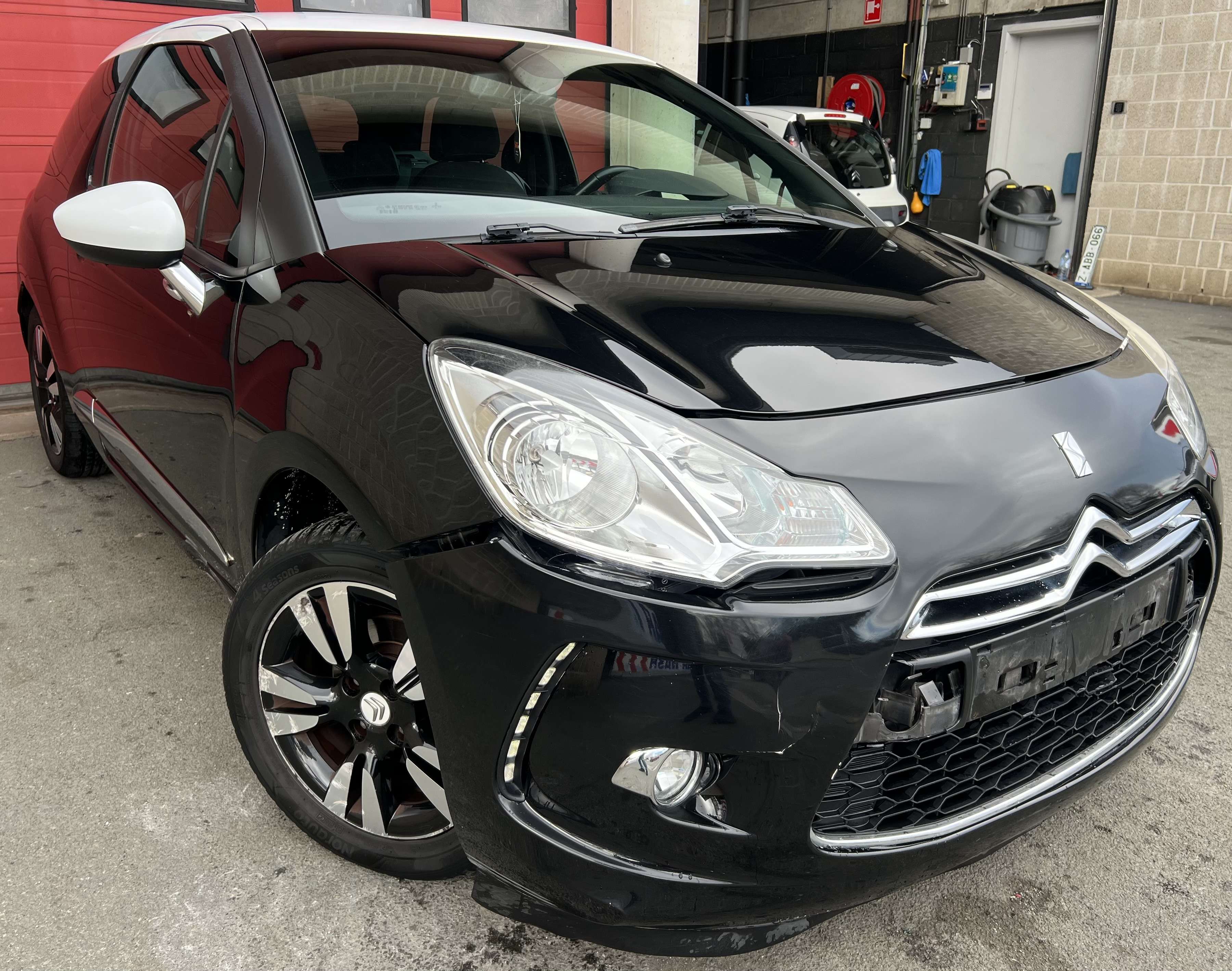 Citroen DS3 1.2 VTi So Chic + CLIM + JANTES