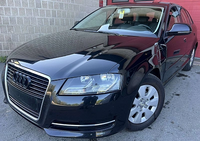 Audi A3 Sportback 1.6 TDi e Attraction DPF + CLIM + CUIR