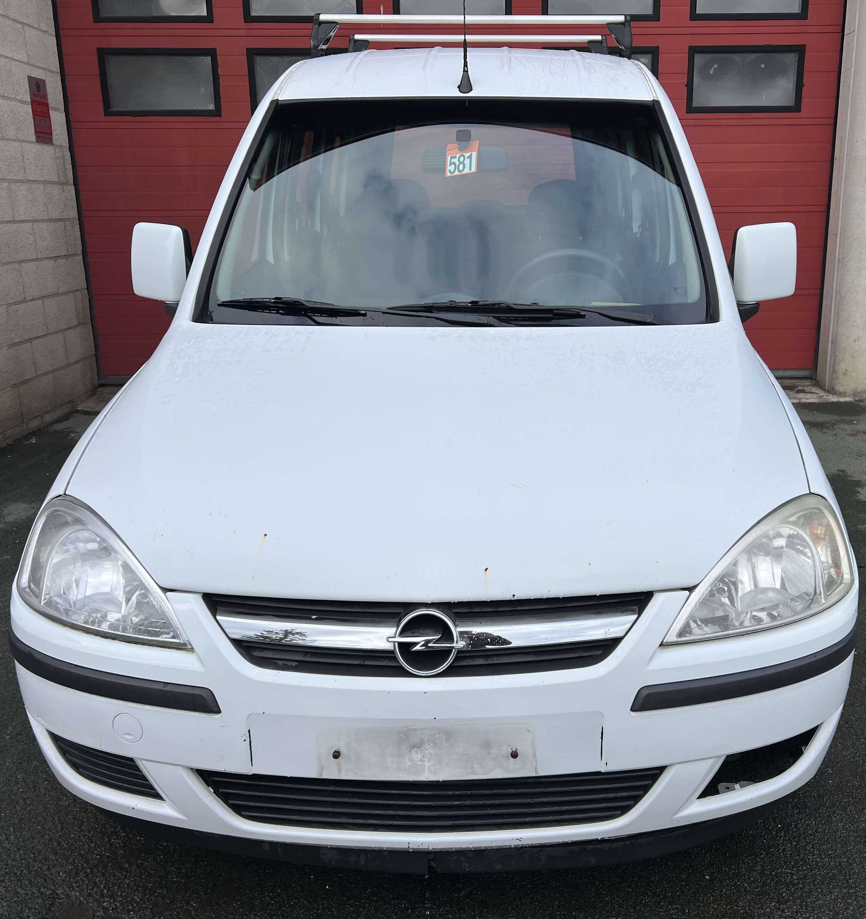 Opel Combo Tour 1.3 DT CDTi Essentia + 5 PLACES