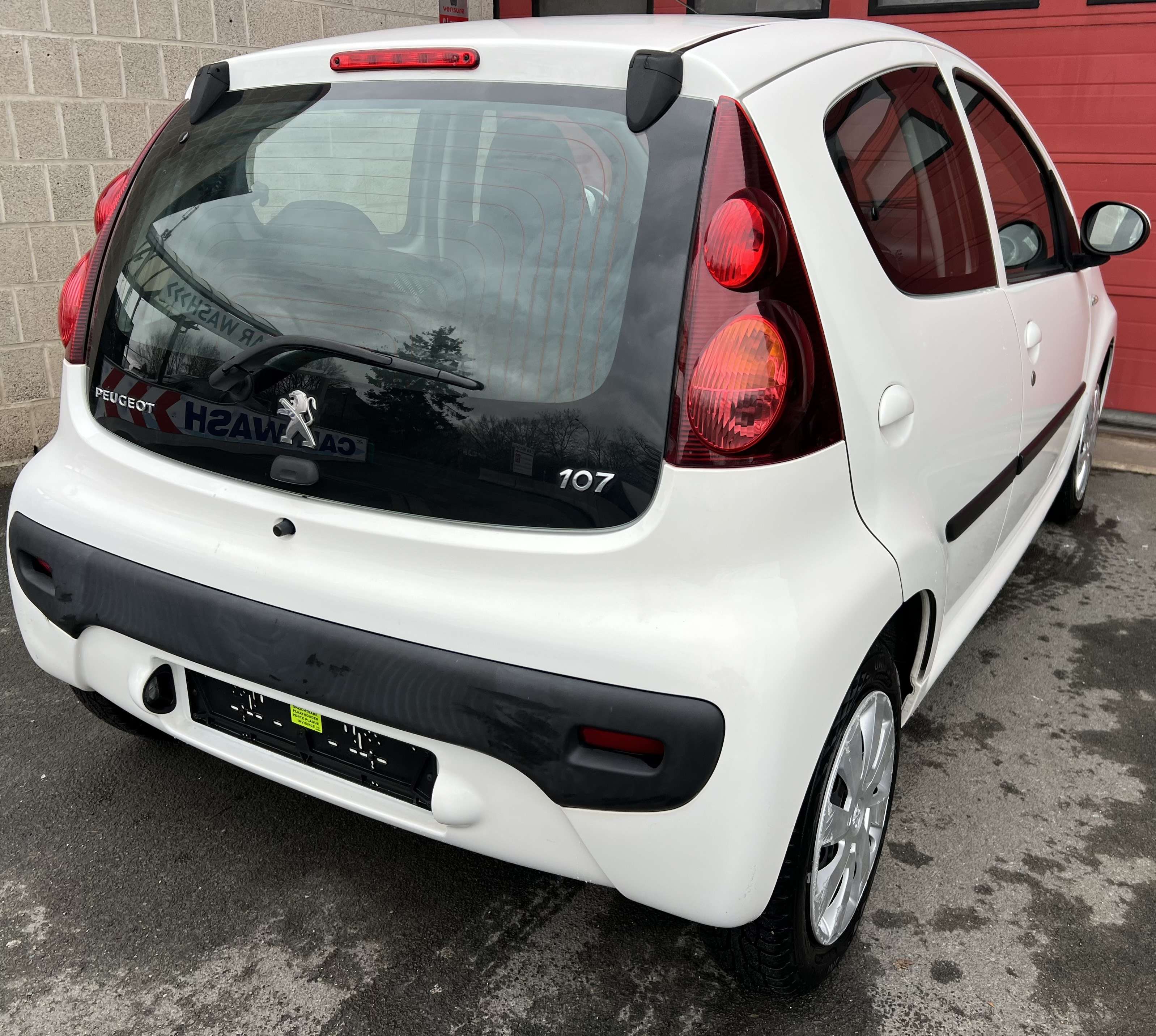 Peugeot 107 1.0i Envy + CAR-PASS + GARANTIE