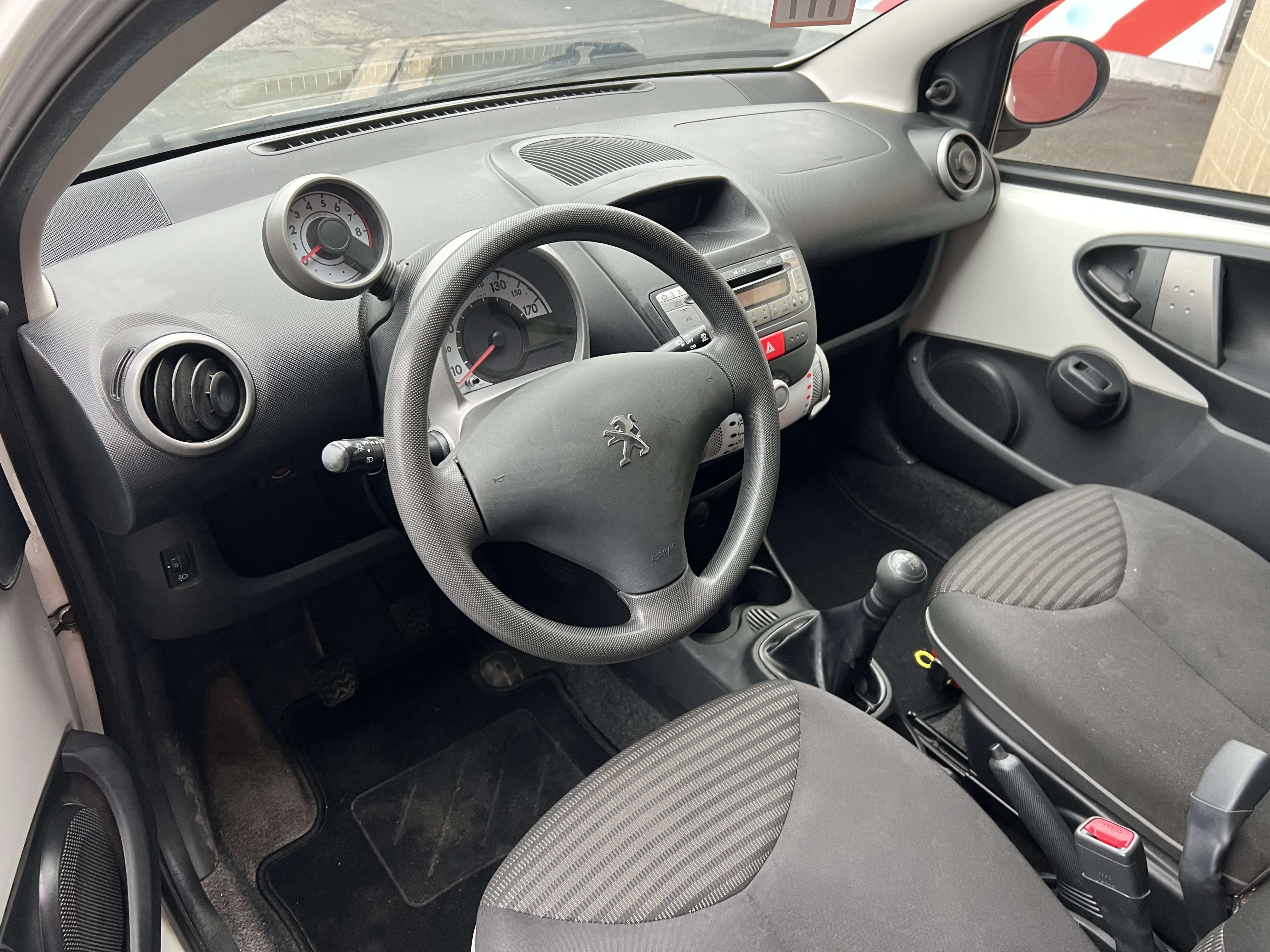 Peugeot 107 1.0i Envy + CAR-PASS + GARANTIE