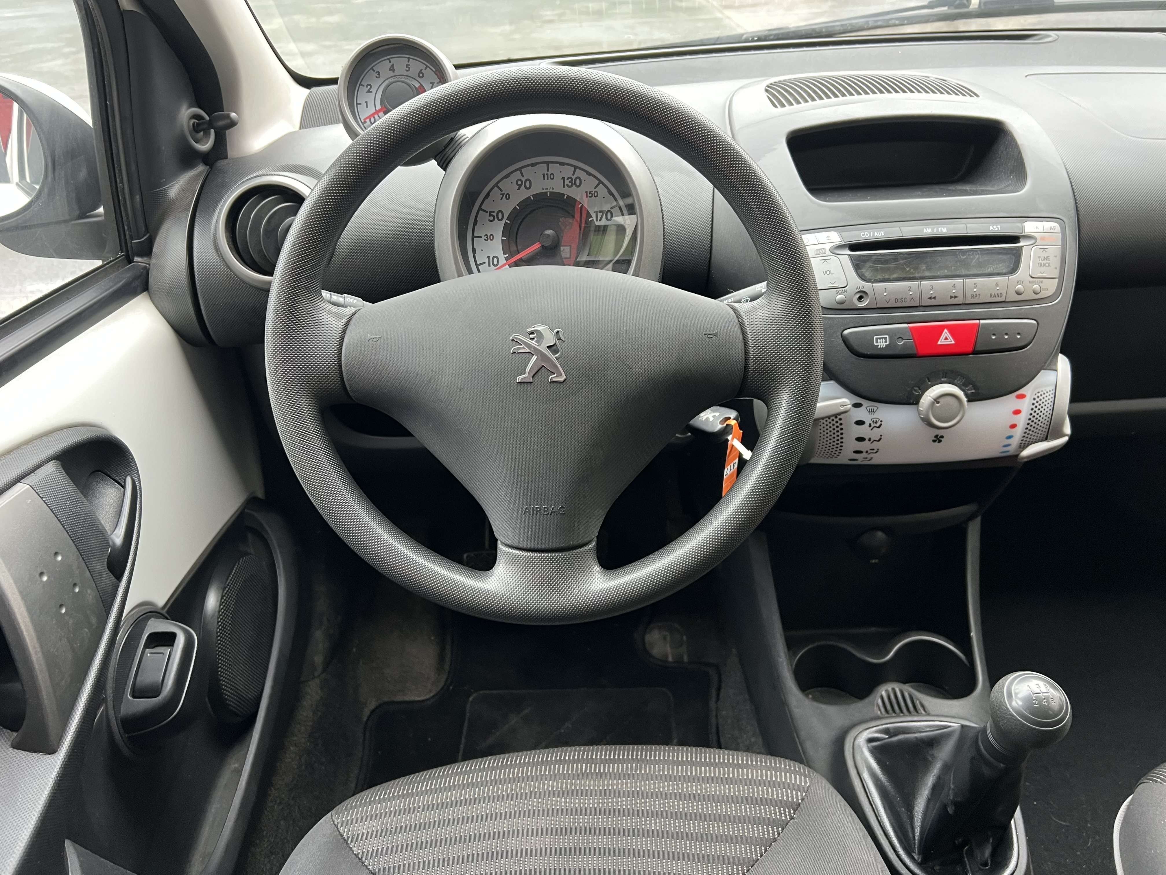 Peugeot 107 1.0i Envy + CAR-PASS + GARANTIE