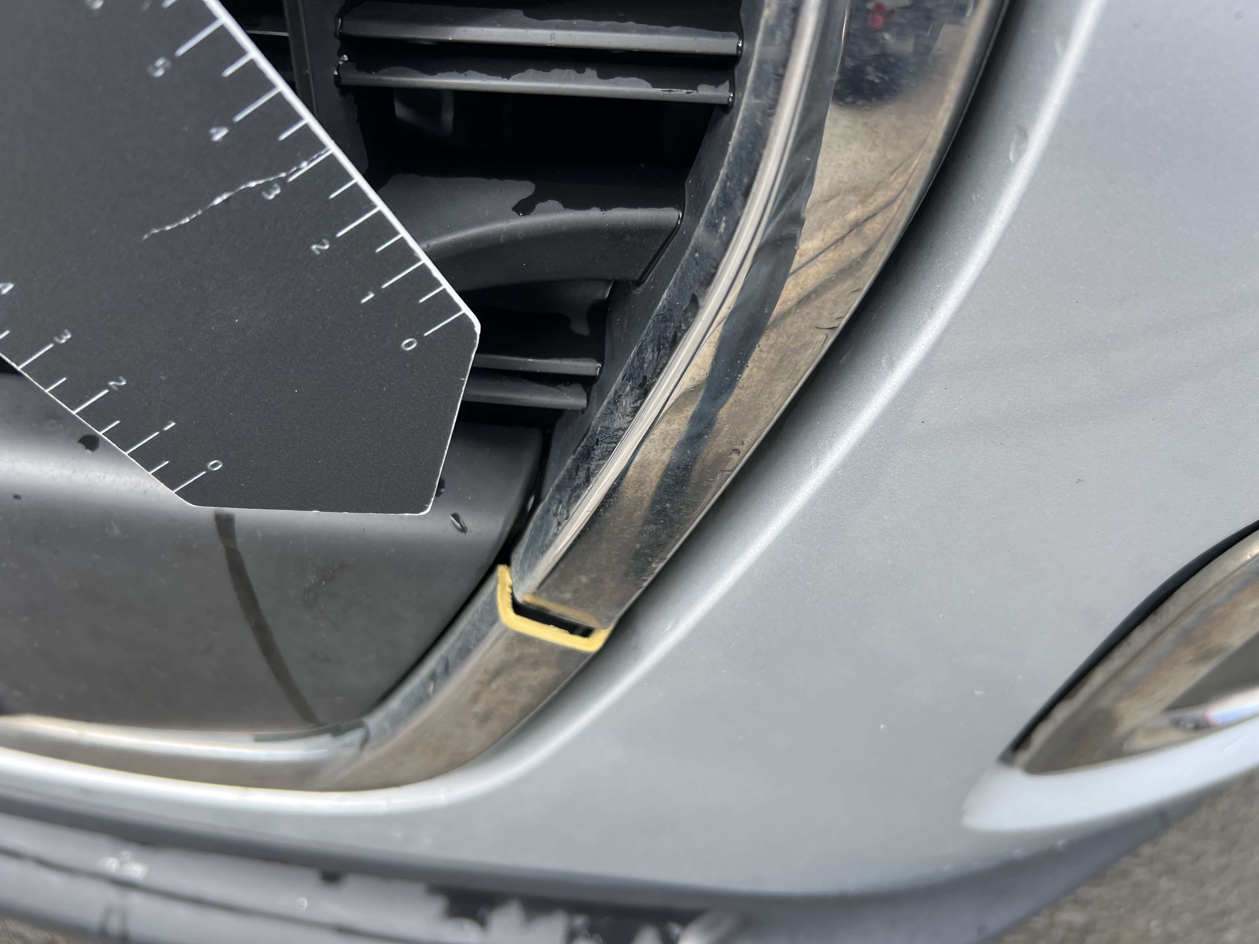Peugeot 3008 1.2i PureTech Active + NAVI + CLIM