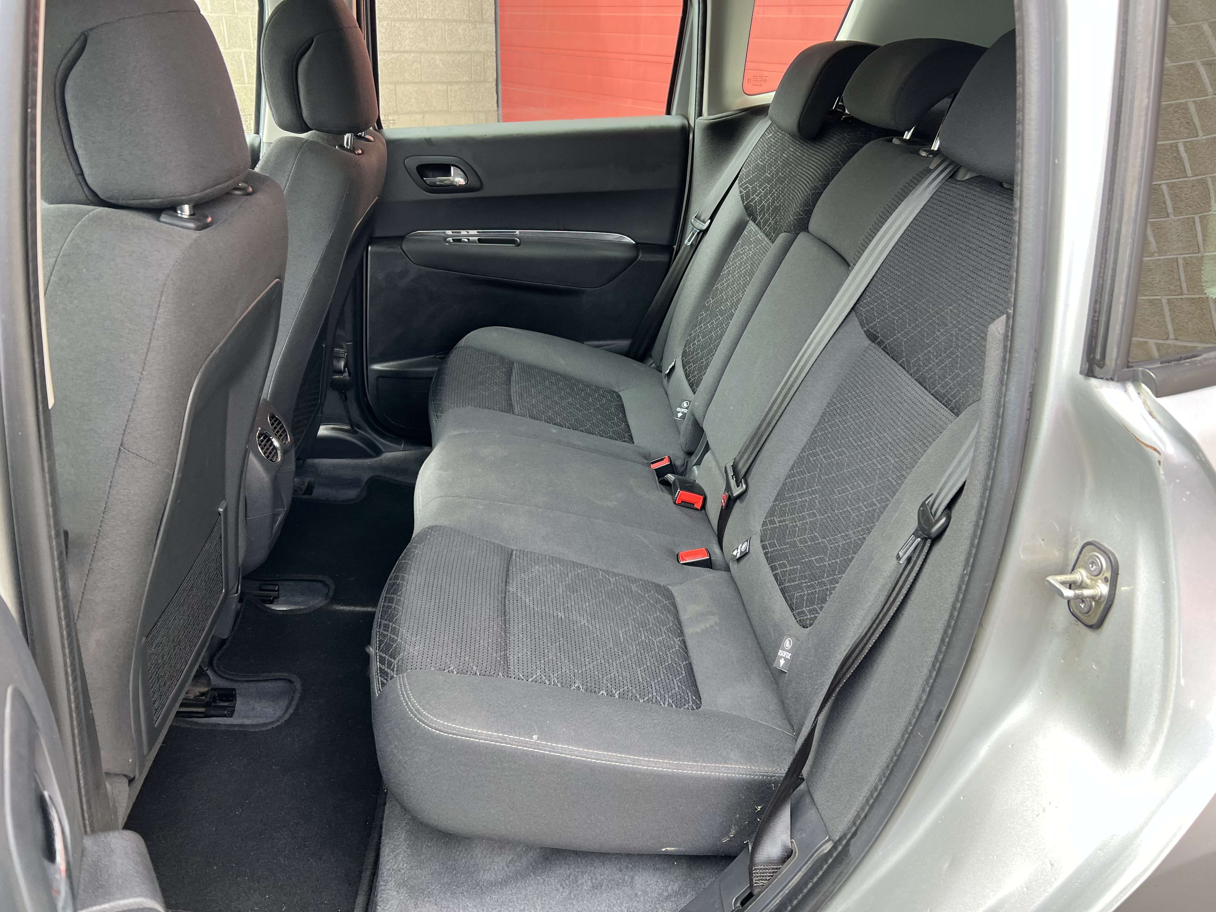 Peugeot 3008 1.2i PureTech Active + NAVI + CLIM