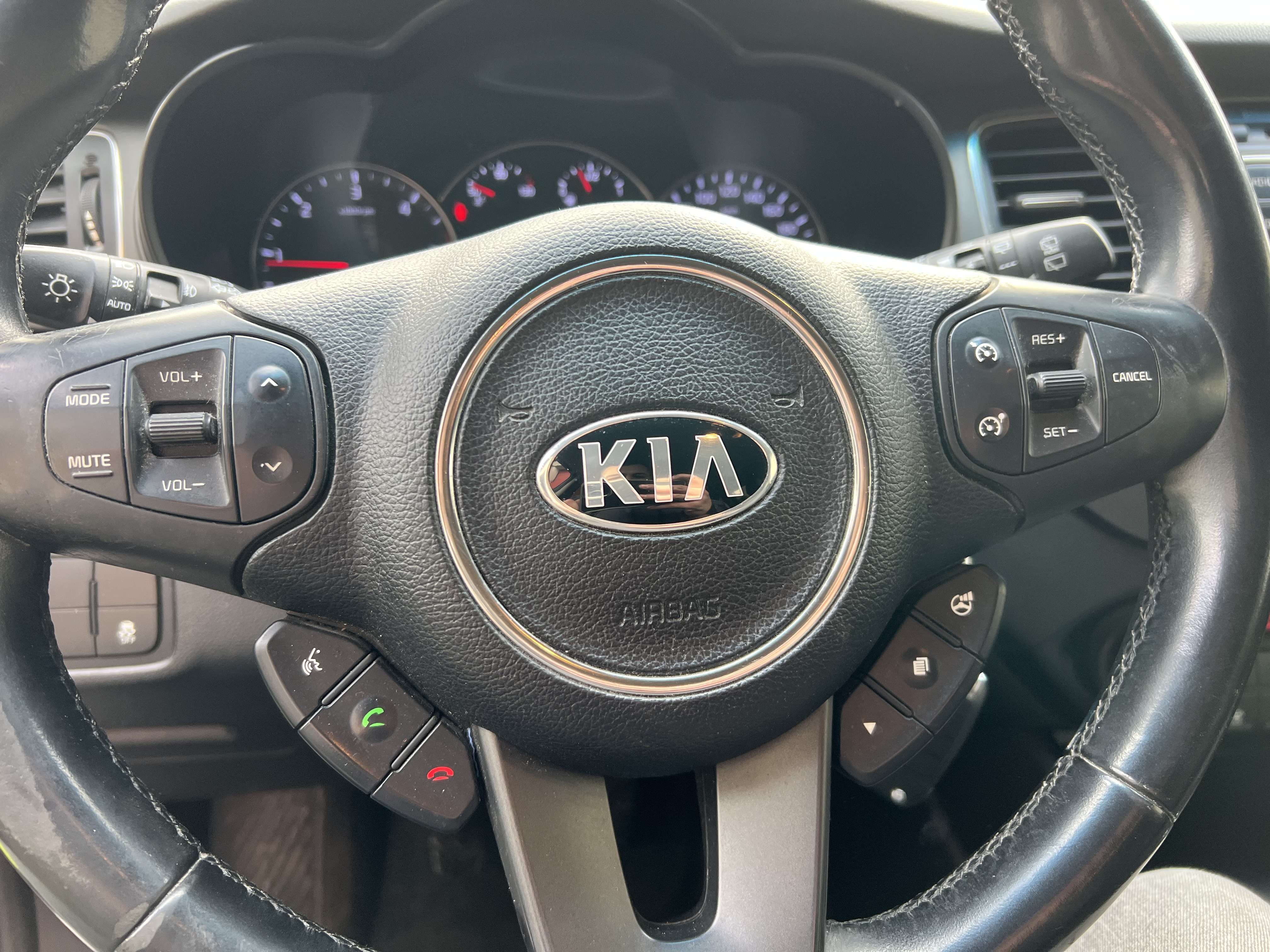 Kia Carens 1.7 CRDI Business Line ISG + 7 PL + CLIM
